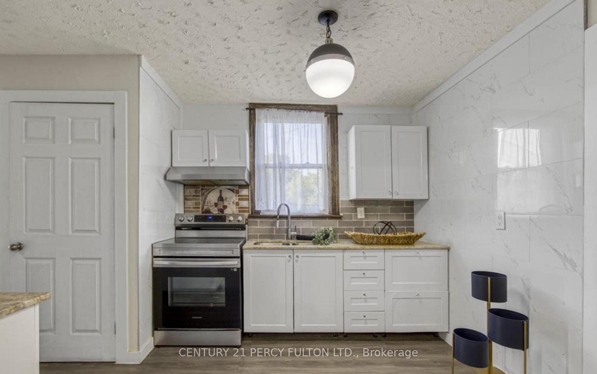 Photo 9 of 130 Stirton Street, Hamilton, Gibson — HOMEH