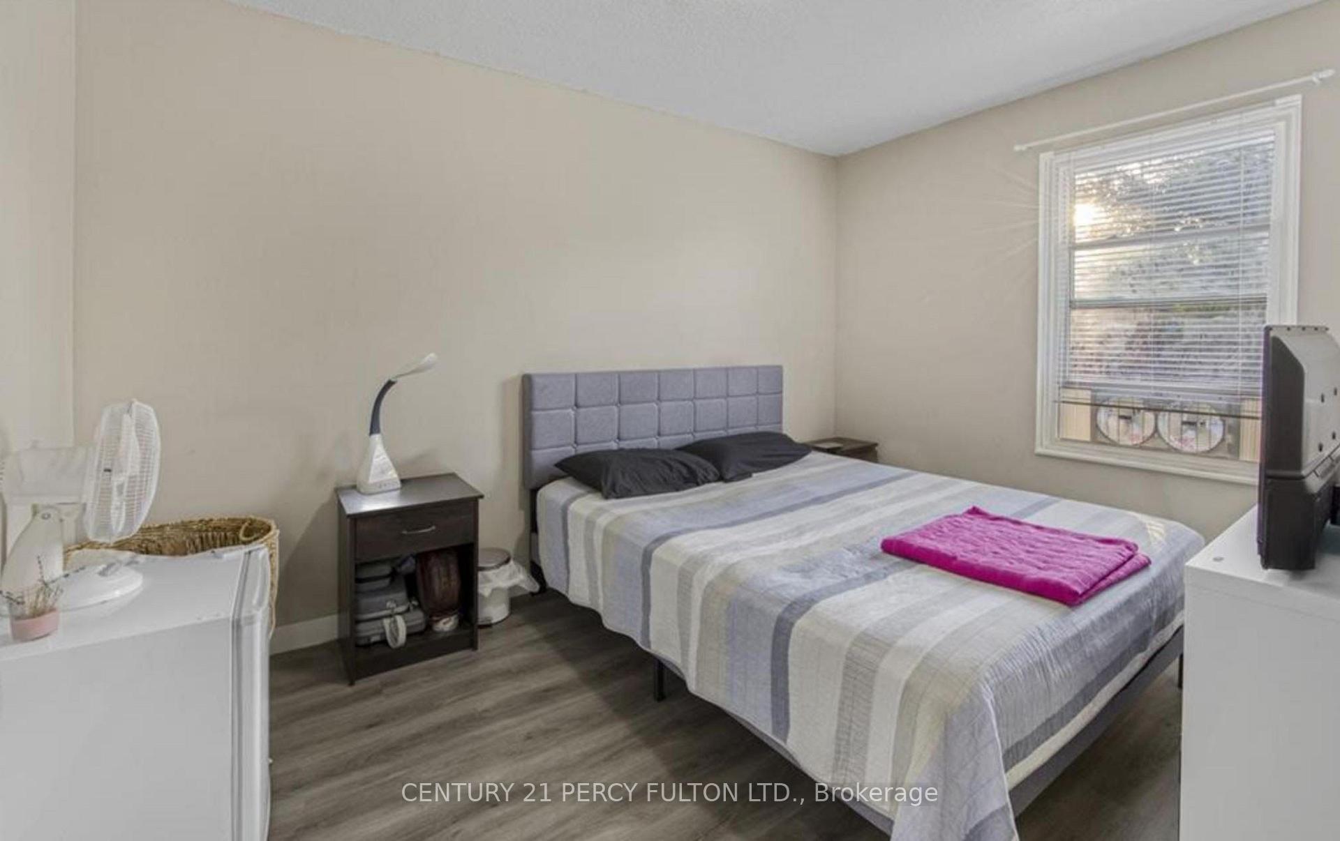 Photo 14 of 130 Stirton Street, Hamilton, Gibson — HOMEH