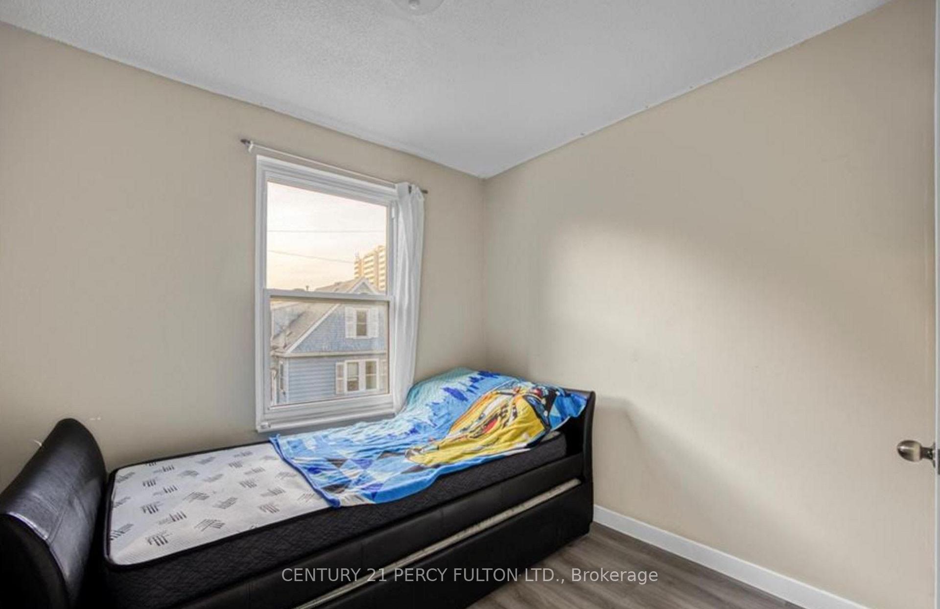 Photo 16 of 130 Stirton Street, Hamilton, Gibson — HOMEH