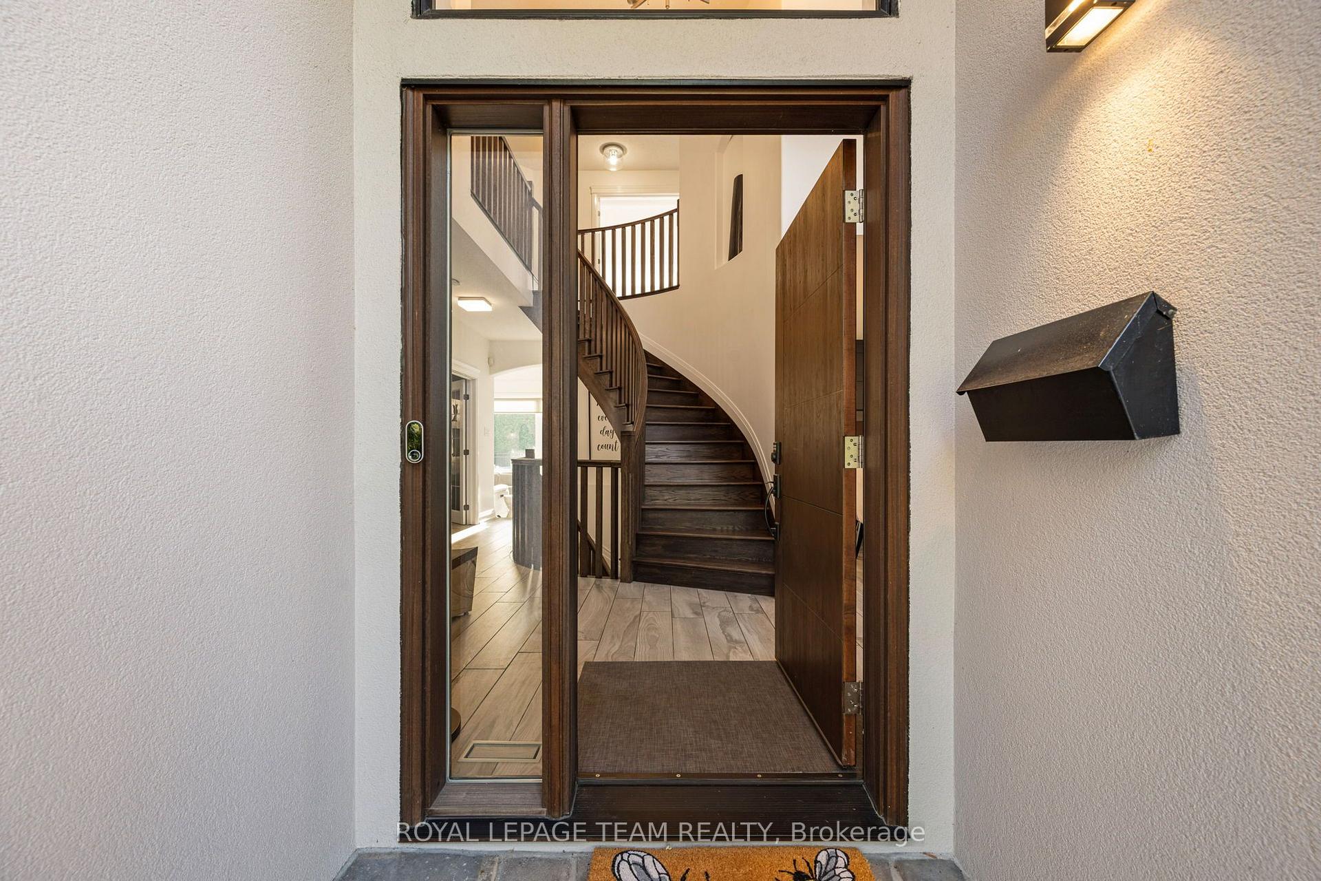 Photo 3 of 55 Witherspoon Crescent, Ottawa, Kanata - Kanata Lakes/Heritage Hills — HOMEH