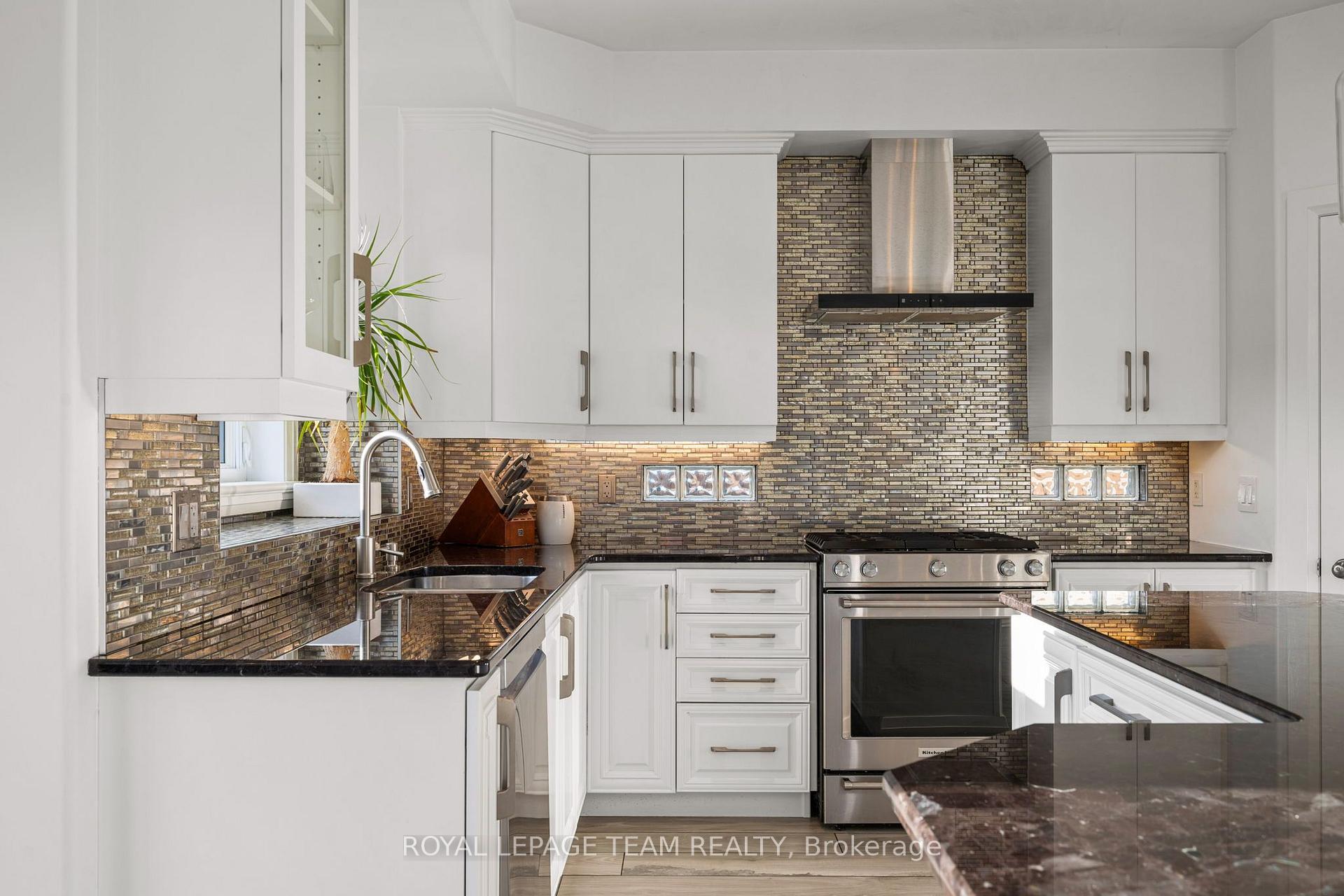 Photo 13 of 55 Witherspoon Crescent, Ottawa, Kanata - Kanata Lakes/Heritage Hills — HOMEH