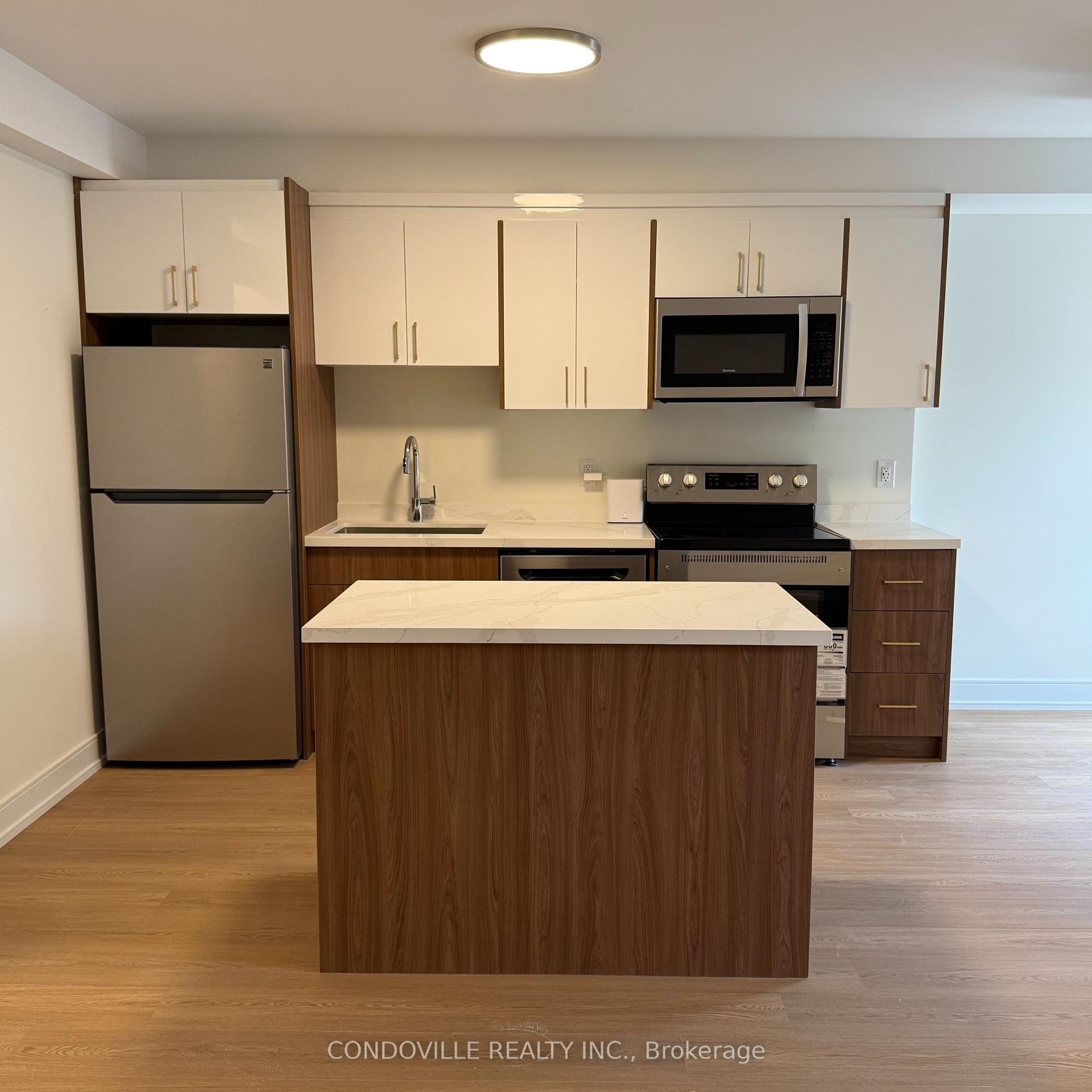 Photo 6 of Unit 3, 854 Doon Village Road E, Kitchener, Pioneer Park — HOMEH