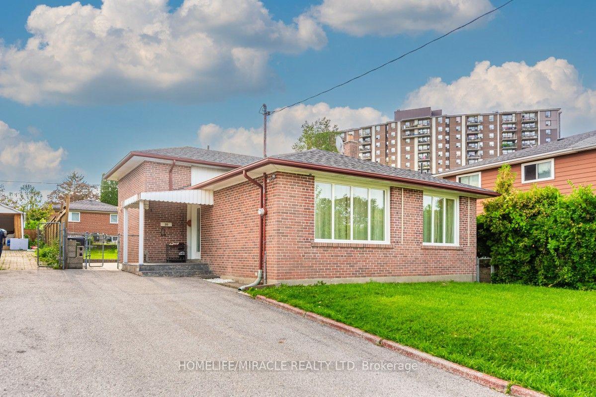 Photo 2 of 20 Mayhill Crescent, Scarborough, Woburn — HOMEH