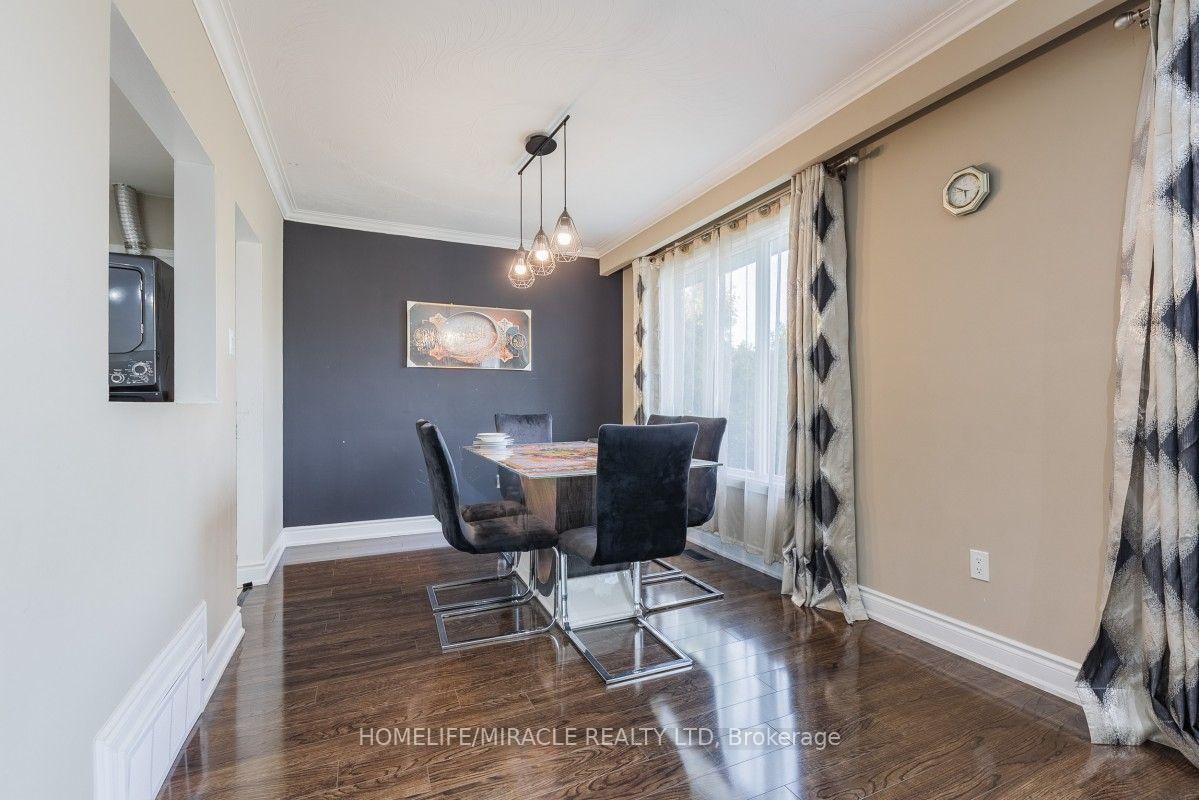 Photo 9 of 20 Mayhill Crescent, Scarborough, Woburn — HOMEH