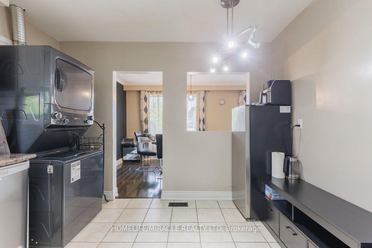 Photo 12 of 20 Mayhill Crescent, Scarborough, Woburn — HOMEH