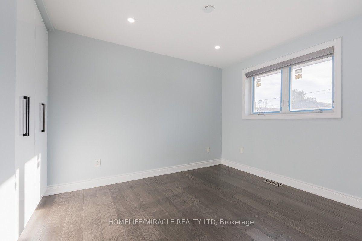 Photo 20 of 20 Mayhill Crescent, Scarborough, Woburn — HOMEH