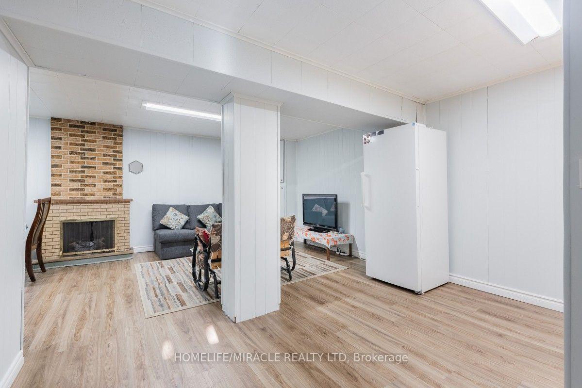 Photo 25 of 20 Mayhill Crescent, Scarborough, Woburn — HOMEH