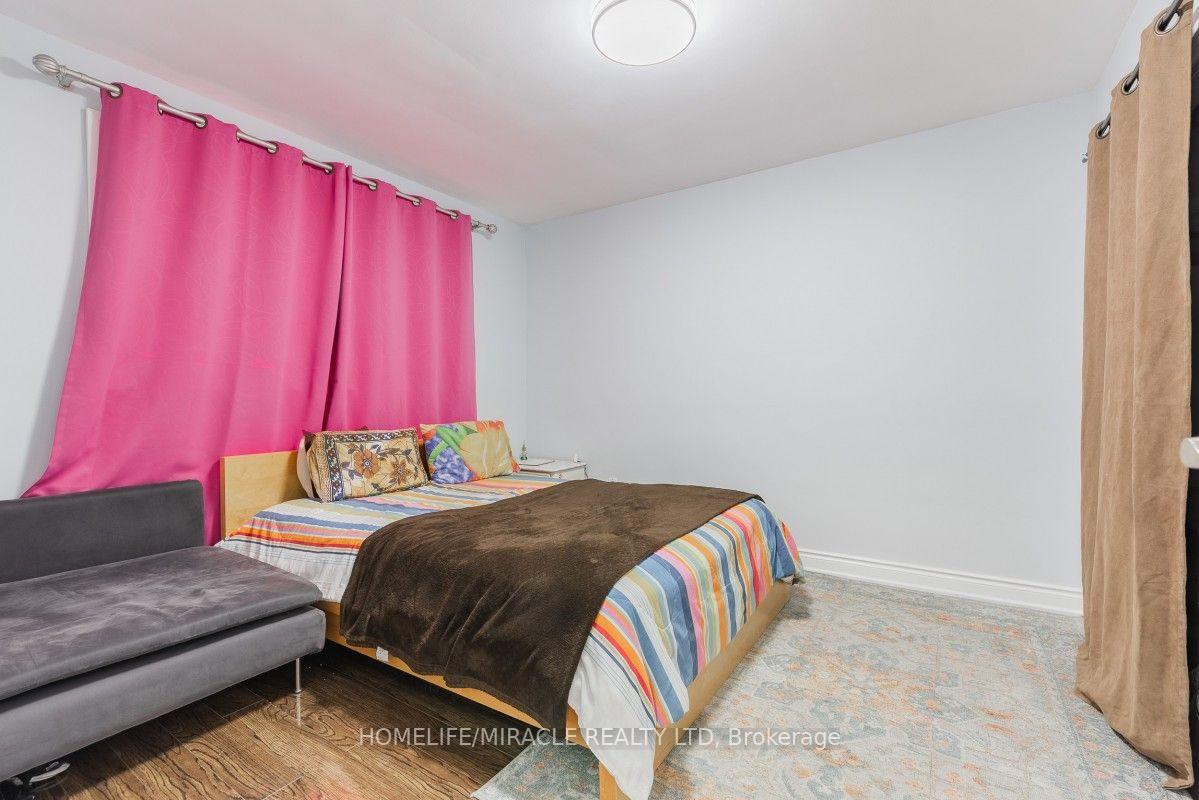 Photo 30 of 20 Mayhill Crescent, Scarborough, Woburn — HOMEH