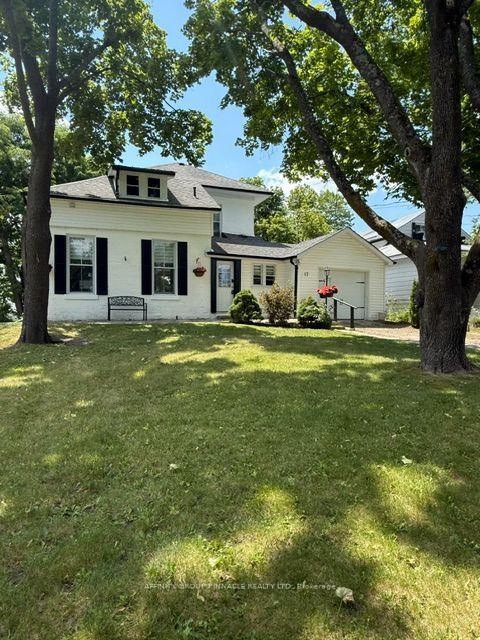 Photo 3 of 17 Dodd Street, Kawartha Lakes, Fenelon Falls — HOMEH
