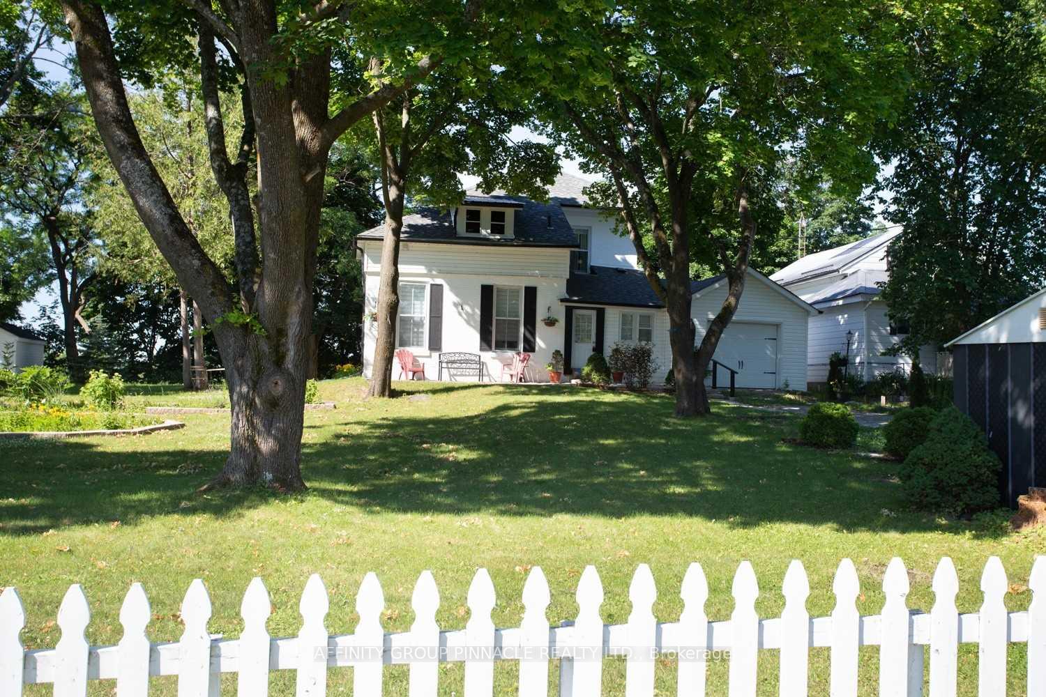 Photo 6 of 17 Dodd Street, Kawartha Lakes, Fenelon Falls — HOMEH