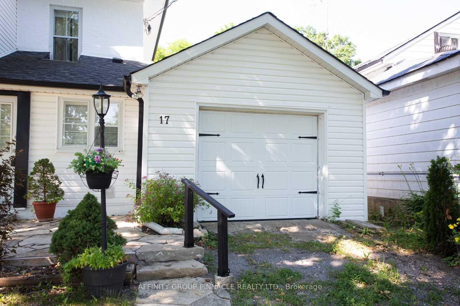 Photo 8 of 17 Dodd Street, Kawartha Lakes, Fenelon Falls — HOMEH