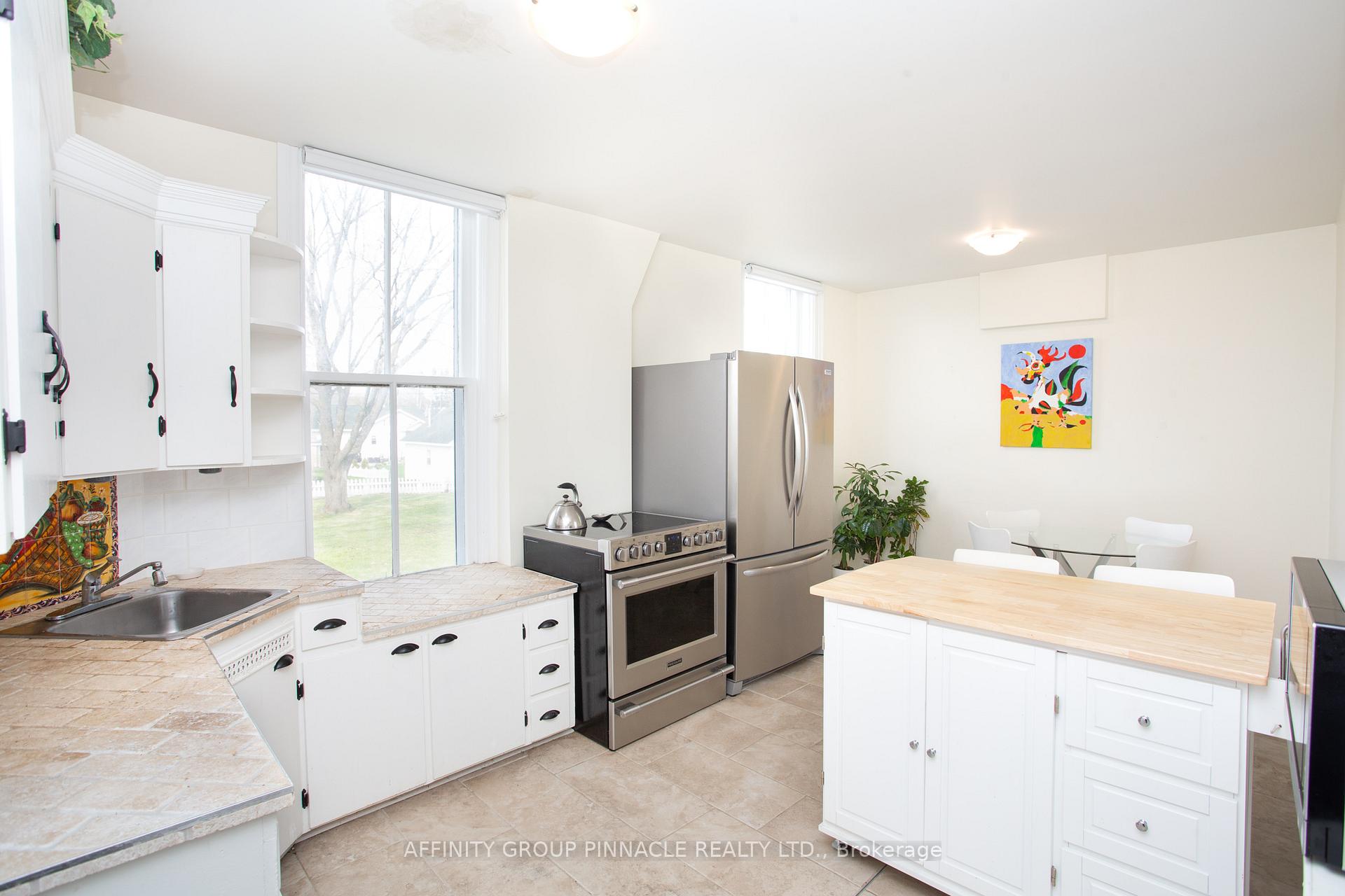 Photo 15 of 17 Dodd Street, Kawartha Lakes, Fenelon Falls — HOMEH