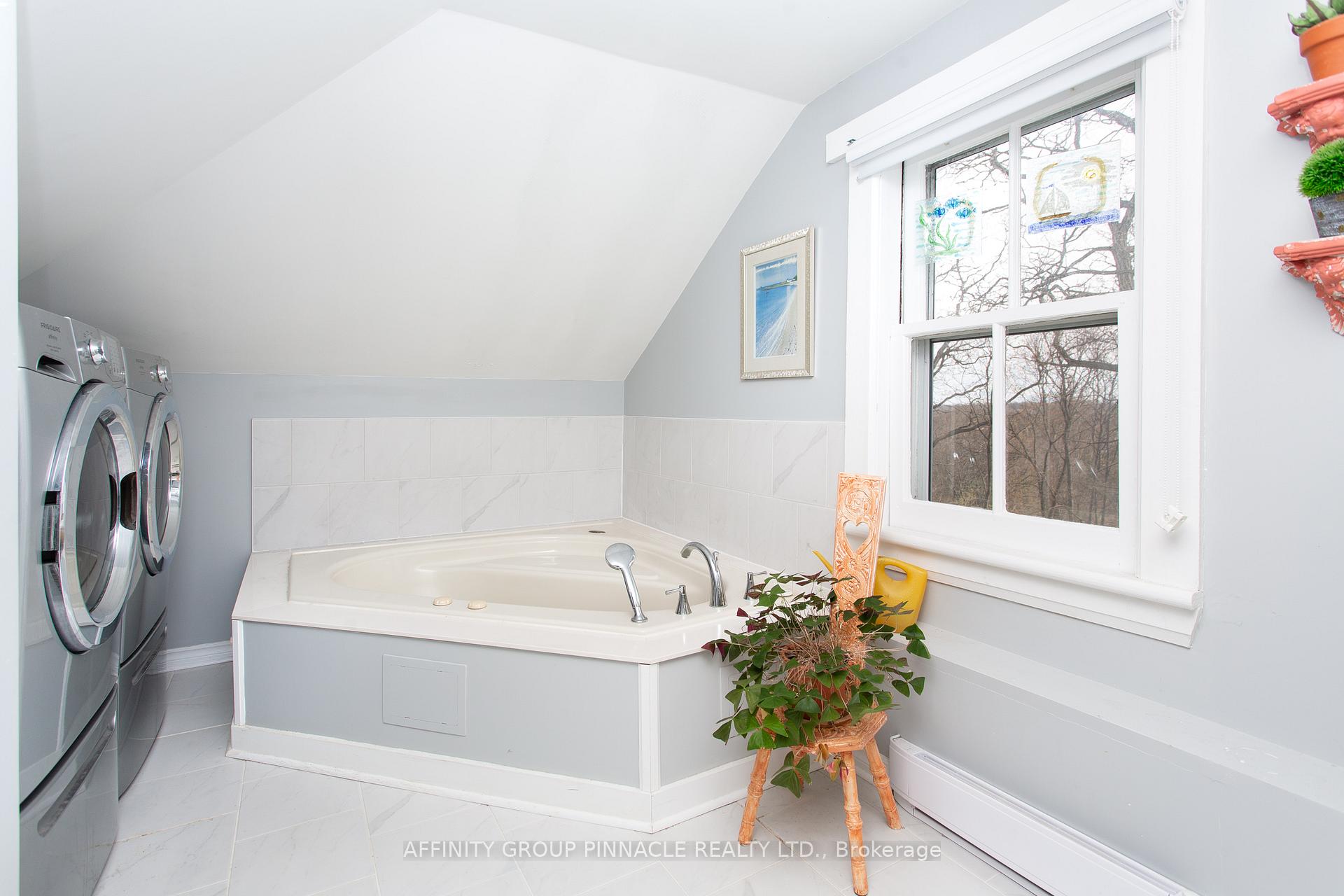 Photo 31 of 17 Dodd Street, Kawartha Lakes, Fenelon Falls — HOMEH