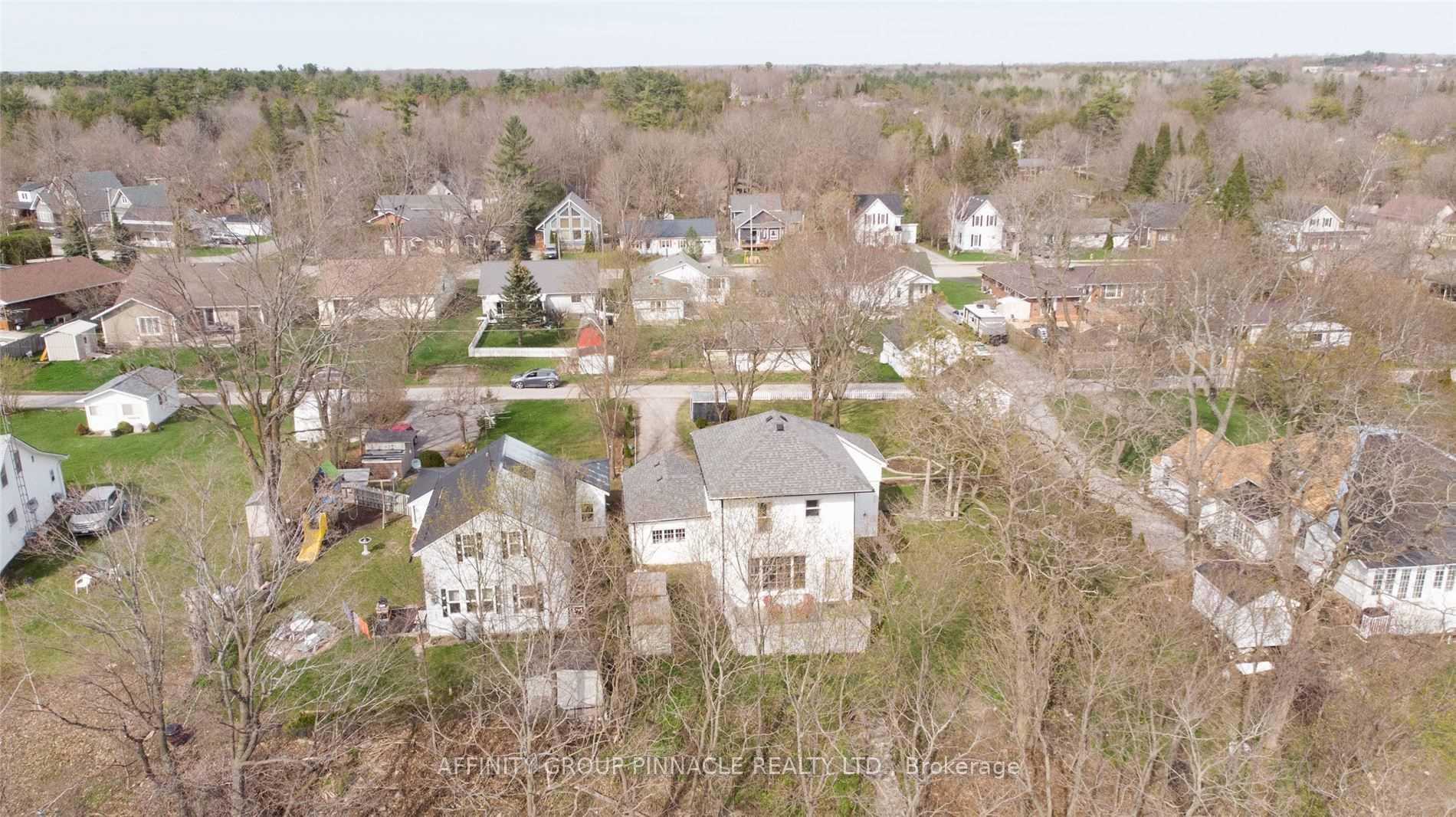 Photo 32 of 17 Dodd Street, Kawartha Lakes, Fenelon Falls — HOMEH