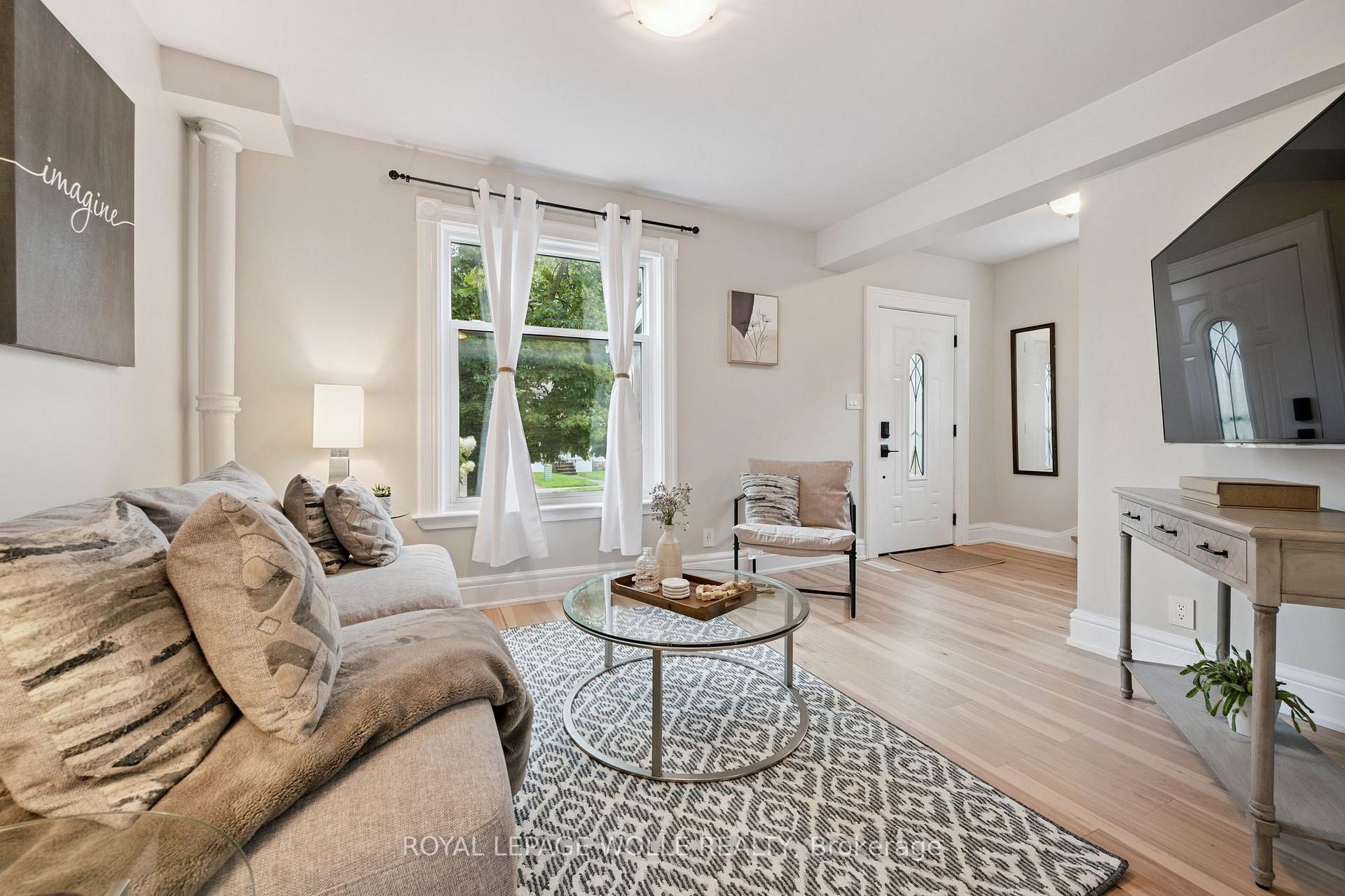 Photo 9 of 132 Perth Street, Stratford — HOMEH