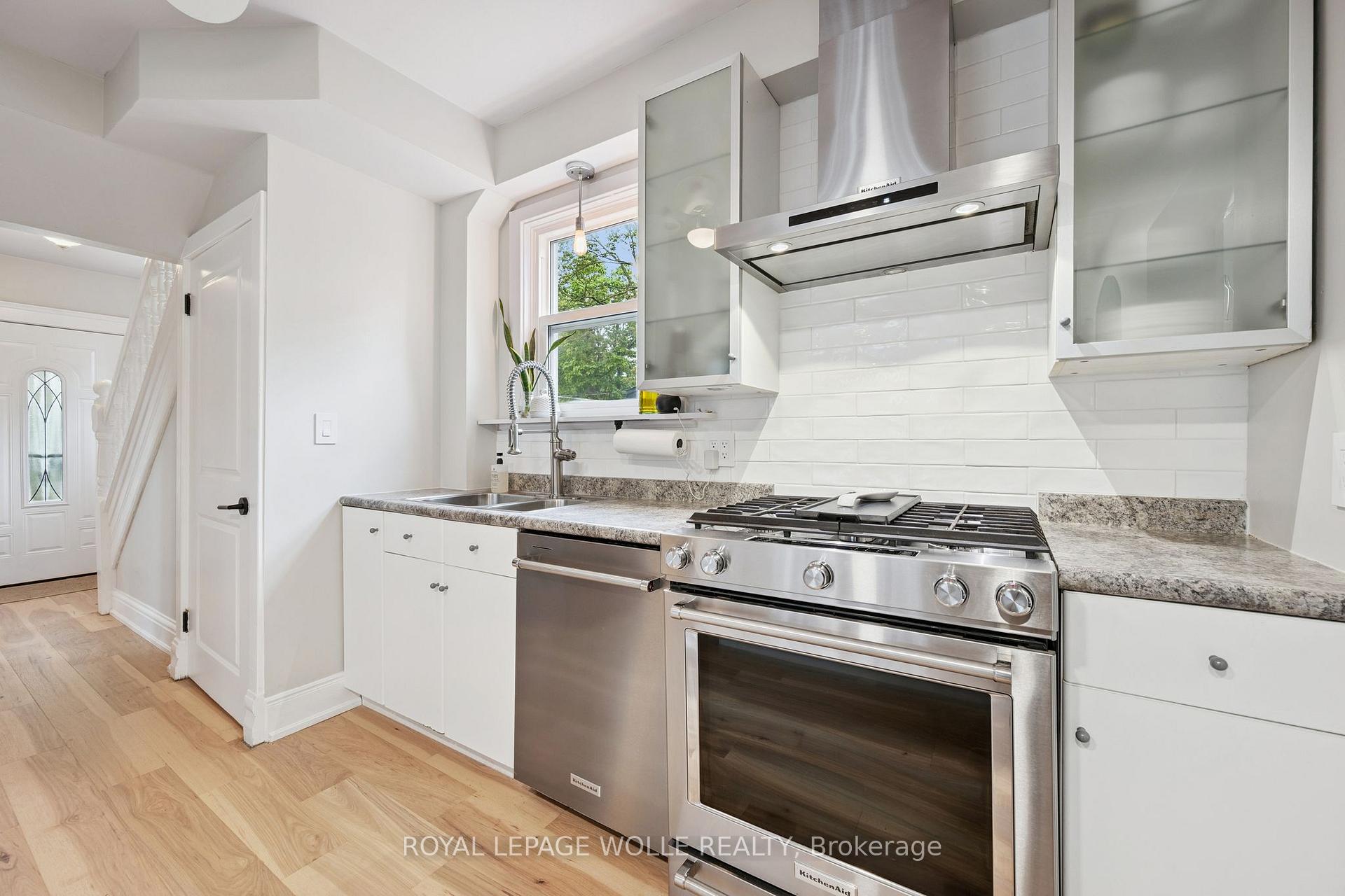 Photo 15 of 132 Perth Street, Stratford — HOMEH
