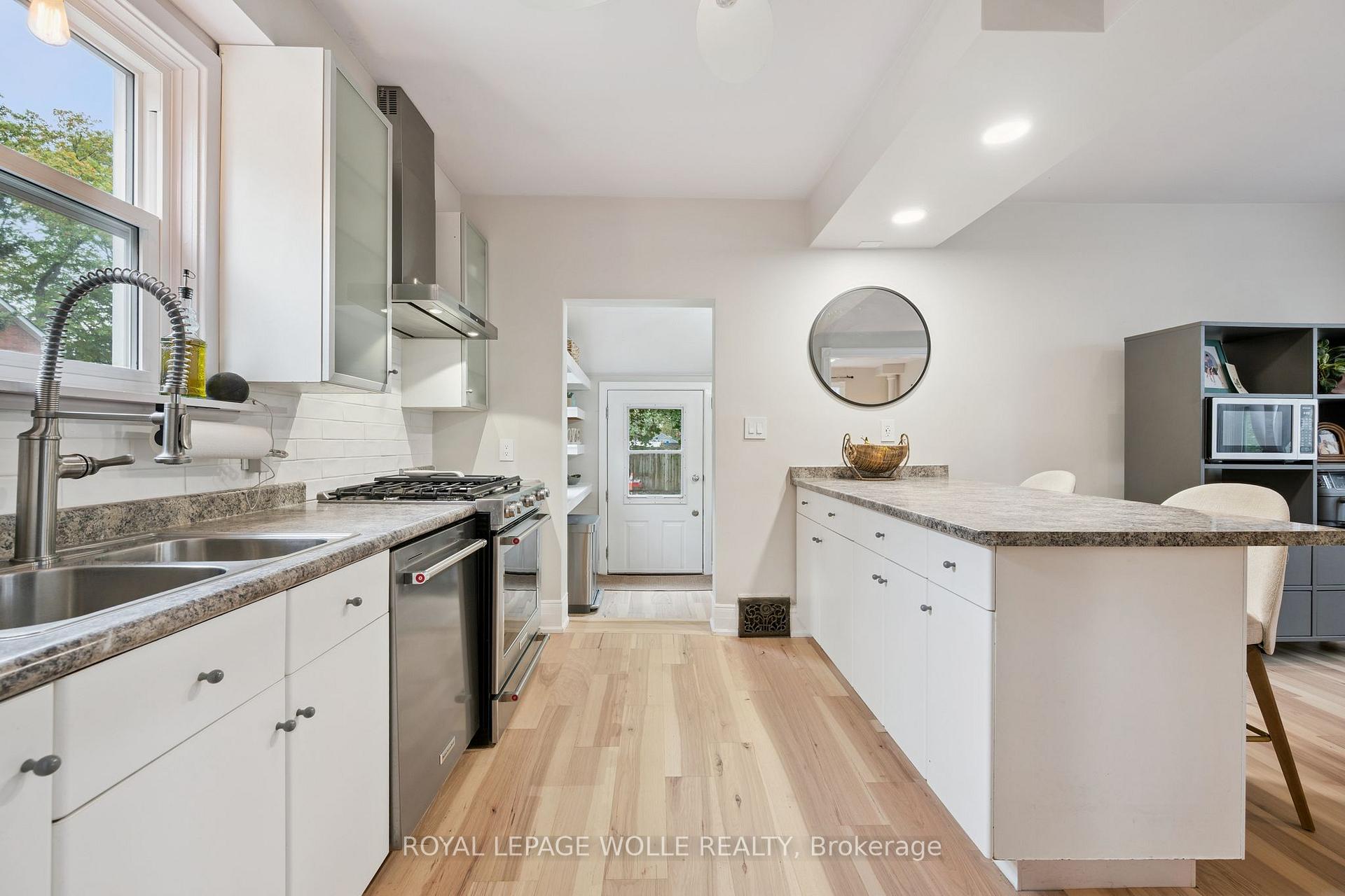 Photo 16 of 132 Perth Street, Stratford — HOMEH