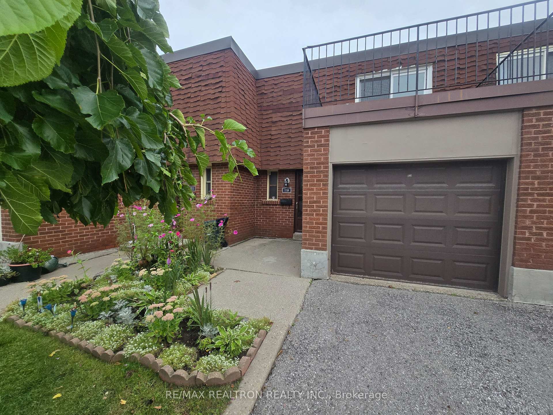 Front of 119 Huntingdale Boulevard