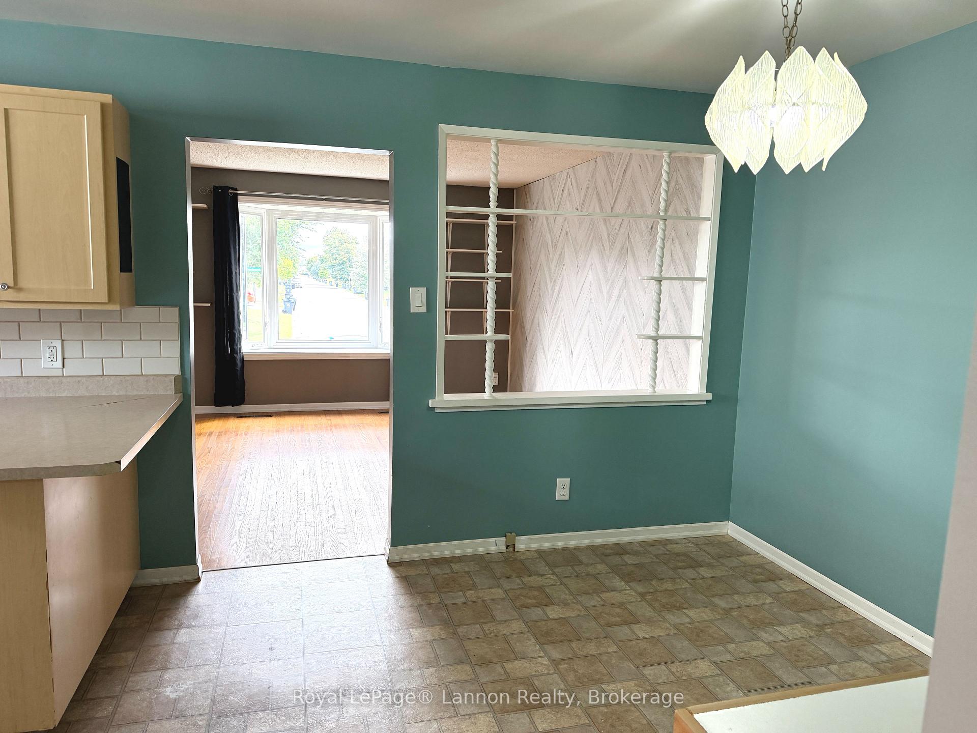 Photo 4 of 129 Sherbrooke Street, Thunder Bay, Northwood Park — HOMEH