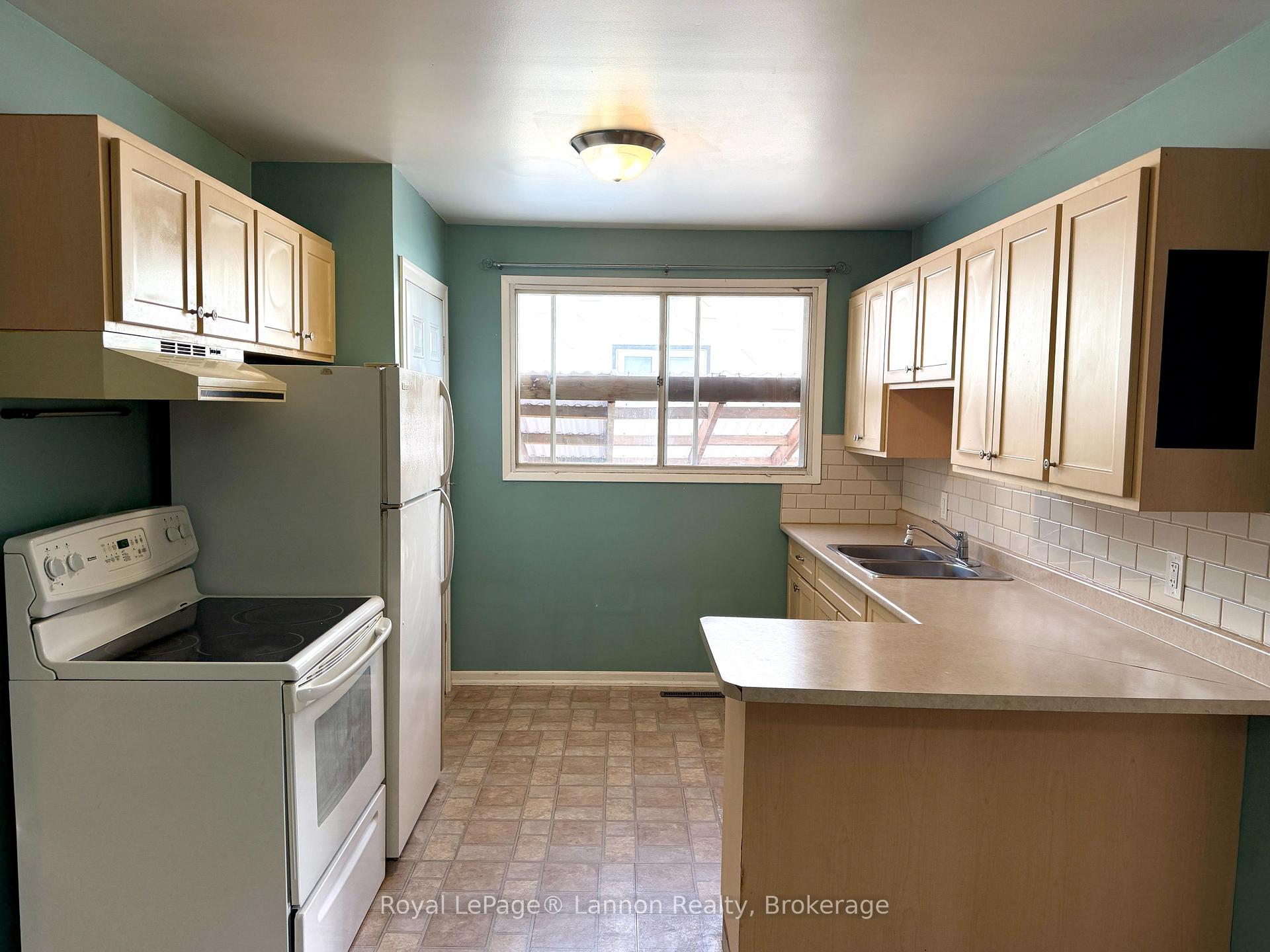 Photo 6 of 129 Sherbrooke Street, Thunder Bay, Northwood Park — HOMEH