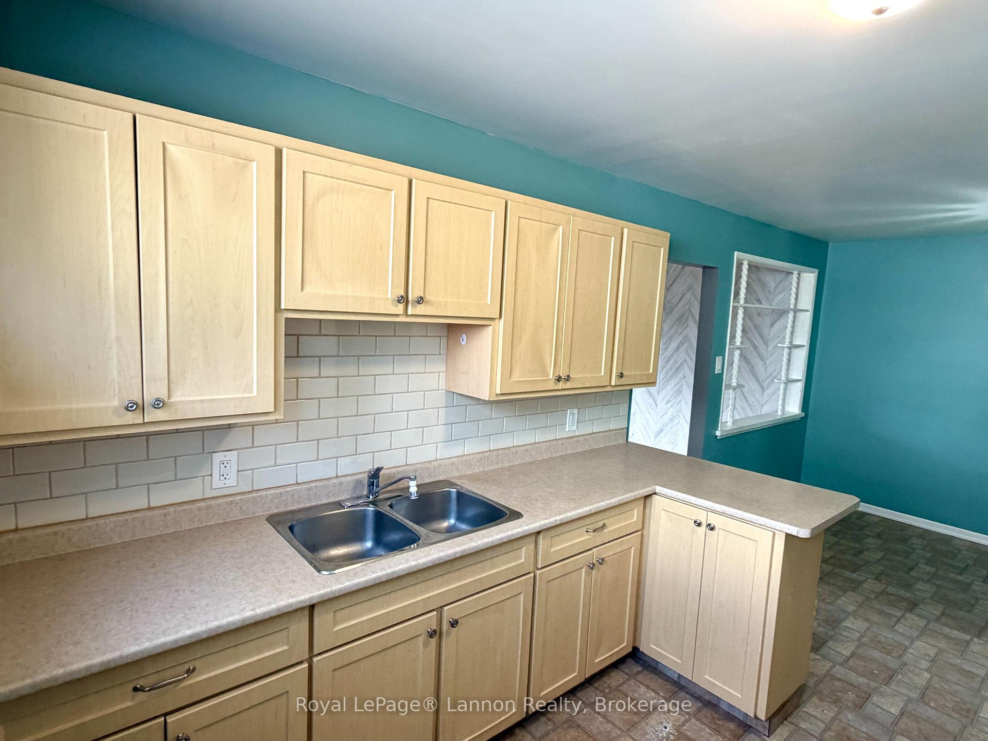 Photo 7 of 129 Sherbrooke Street, Thunder Bay, Northwood Park — HOMEH
