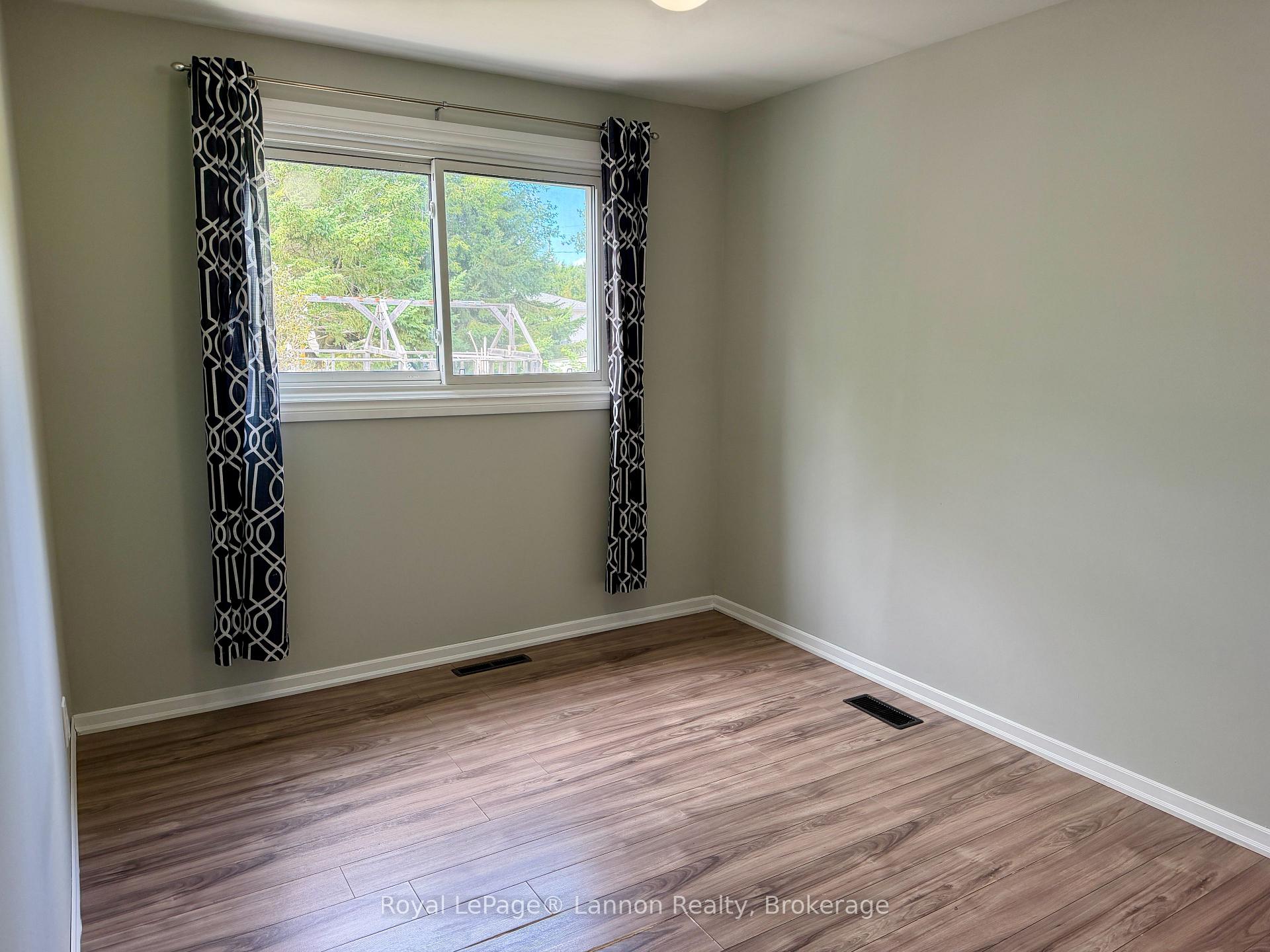 Photo 9 of 129 Sherbrooke Street, Thunder Bay, Northwood Park — HOMEH