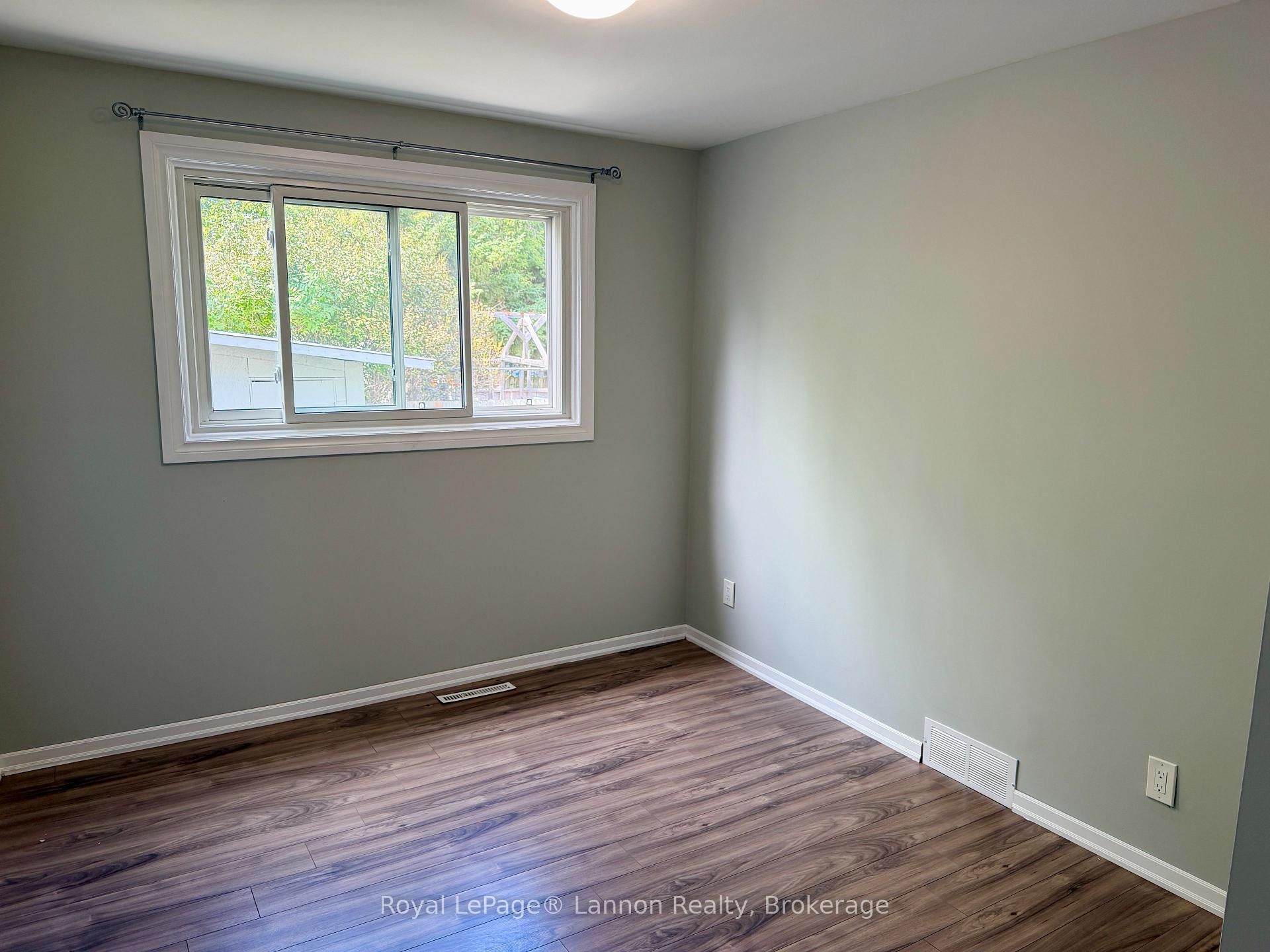 Photo 11 of 129 Sherbrooke Street, Thunder Bay, Northwood Park — HOMEH