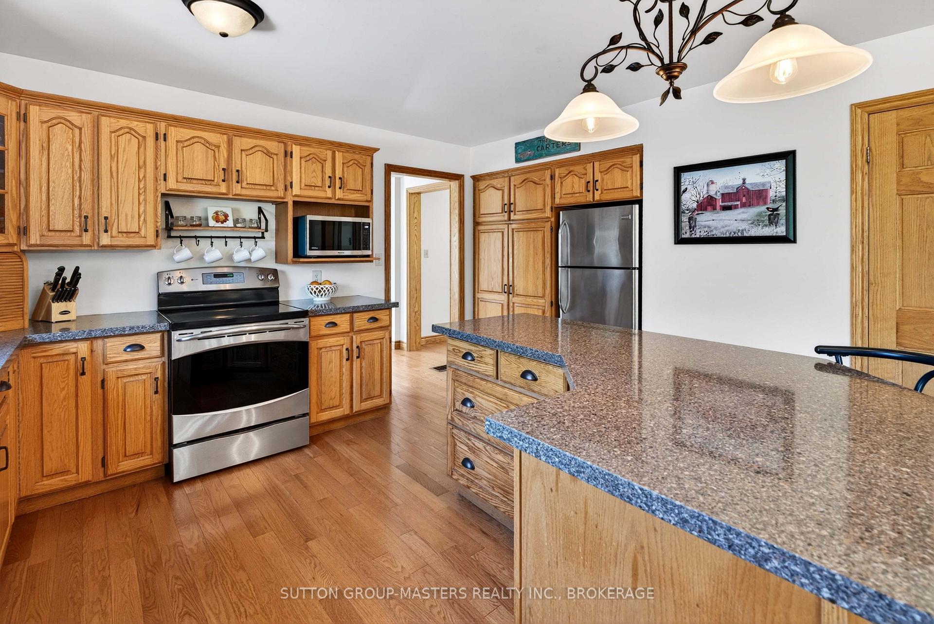 Photo 23 of 1760 County Rd. 1 E, Loyalist, Lennox and Addington - South — HOMEH