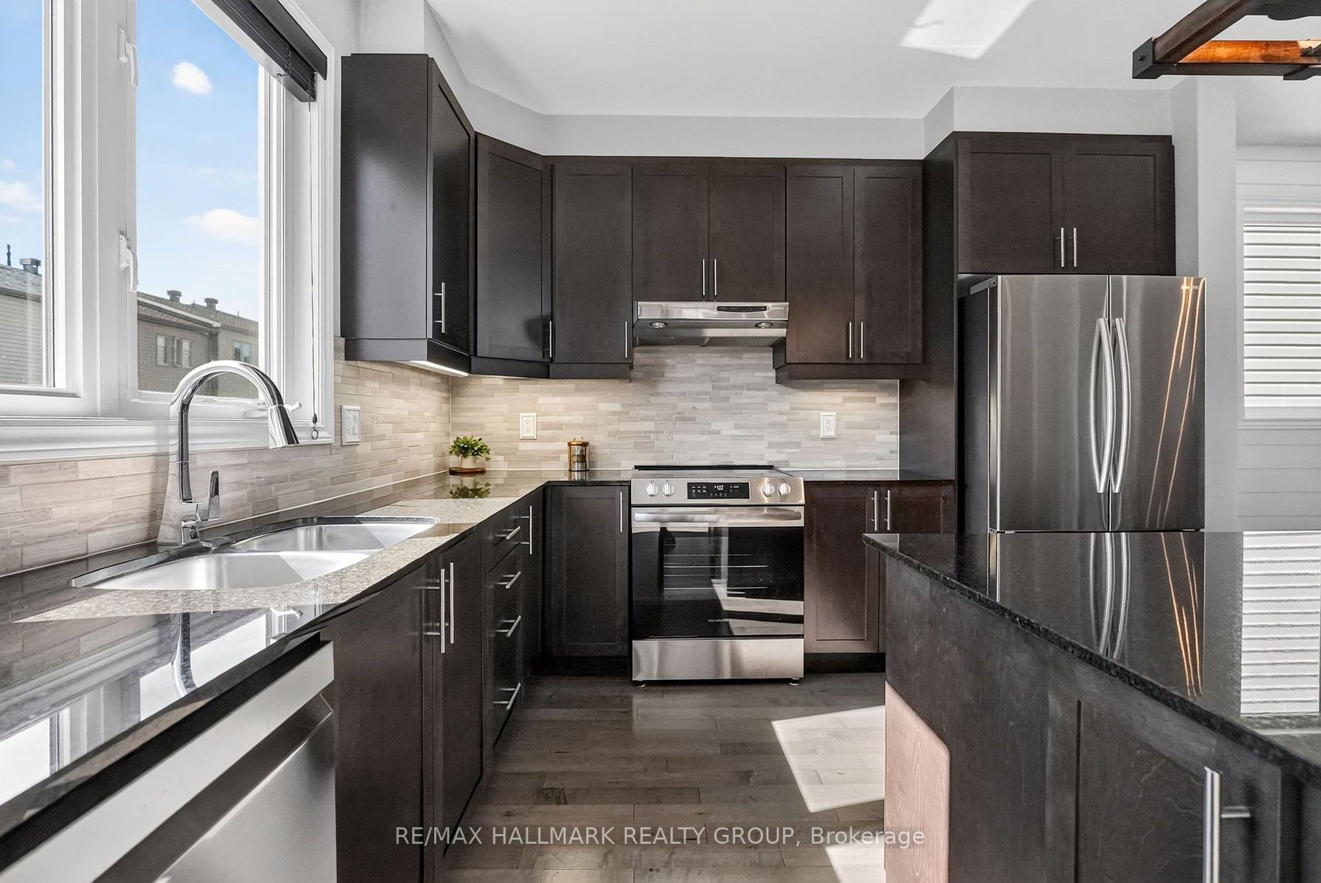 Photo 13 of 117 Damselfly Way, Ottawa, Barrhaven - Half Moon Bay — HOMEH