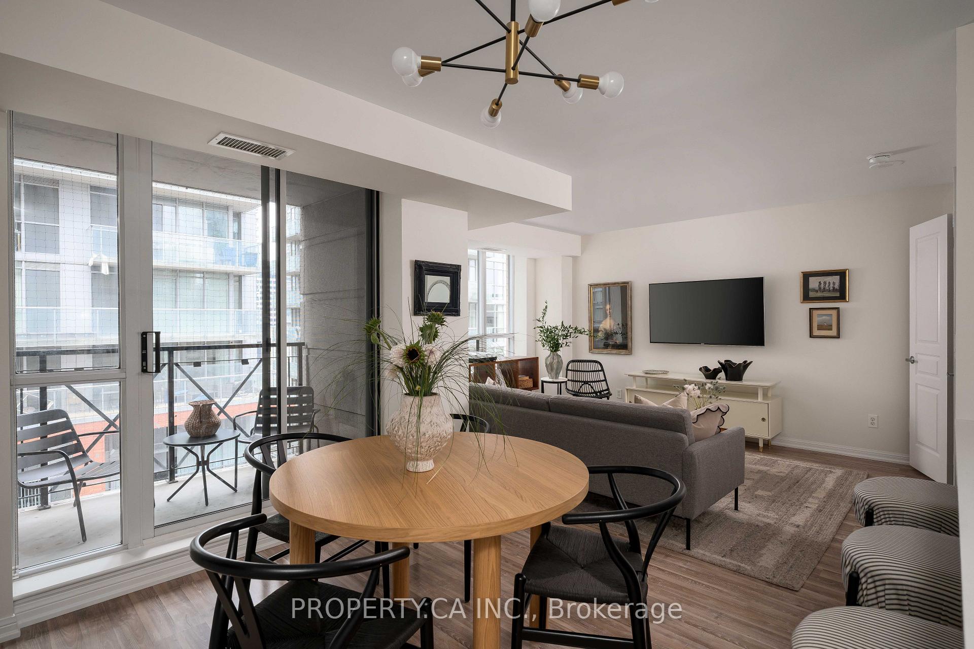 Photo 3 of Unit #919, 140 Simcoe Street, Toronto, Waterfront Communities — HOMEH