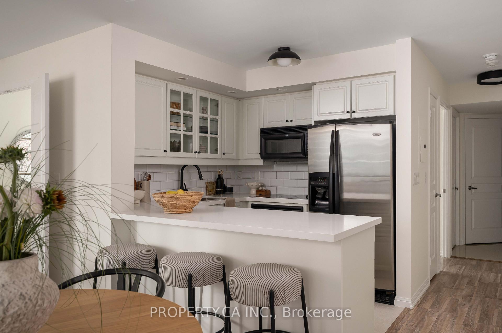 Photo 4 of Unit #919, 140 Simcoe Street, Toronto, Waterfront Communities — HOMEH