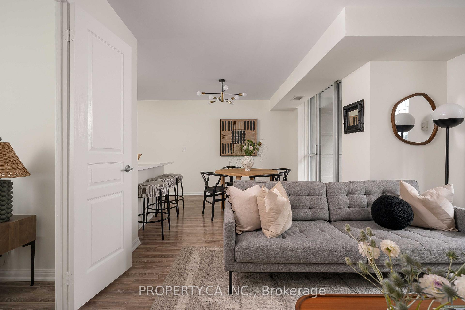 Photo 7 of Unit #919, 140 Simcoe Street, Toronto, Waterfront Communities — HOMEH
