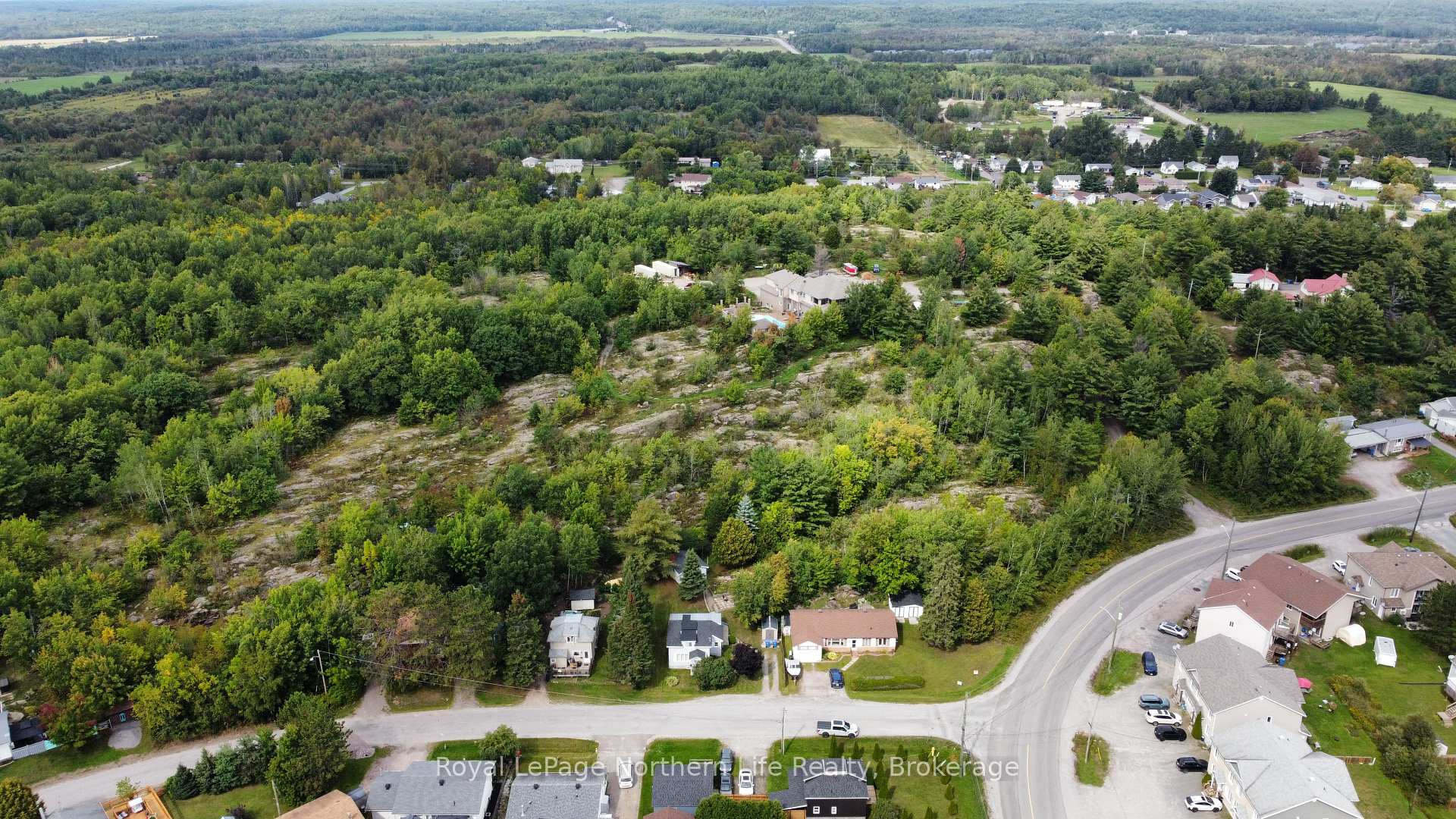 Photo 7 of 199 Lisgar Street, West Nipissing, Sturgeon Falls — HOMEH