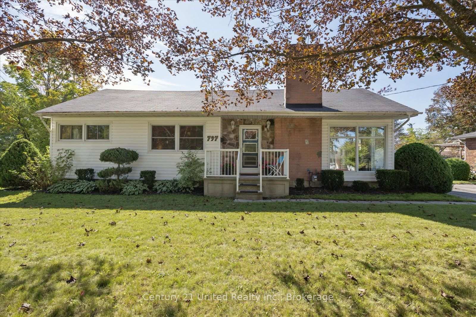 Photo 2 of 797 Valleyview Drive, Peterborough, Monaghan Ward 2 — HOMEH