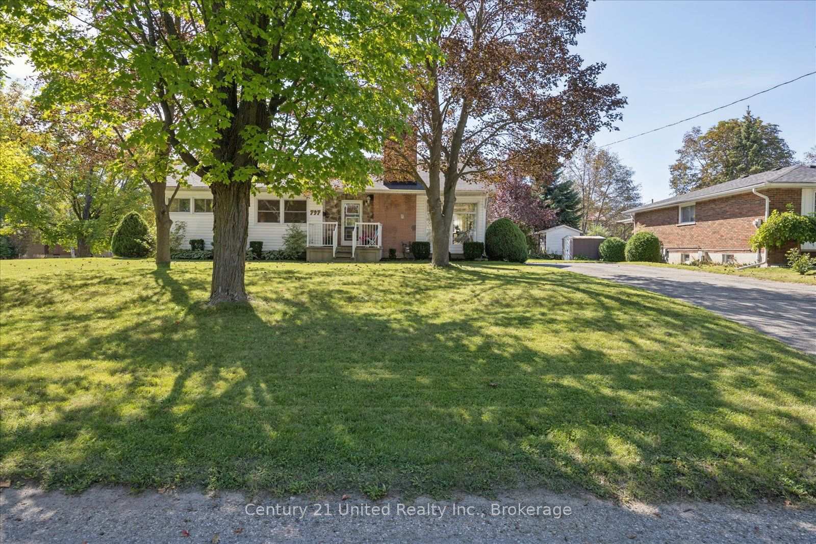 Photo 3 of 797 Valleyview Drive, Peterborough, Monaghan Ward 2 — HOMEH