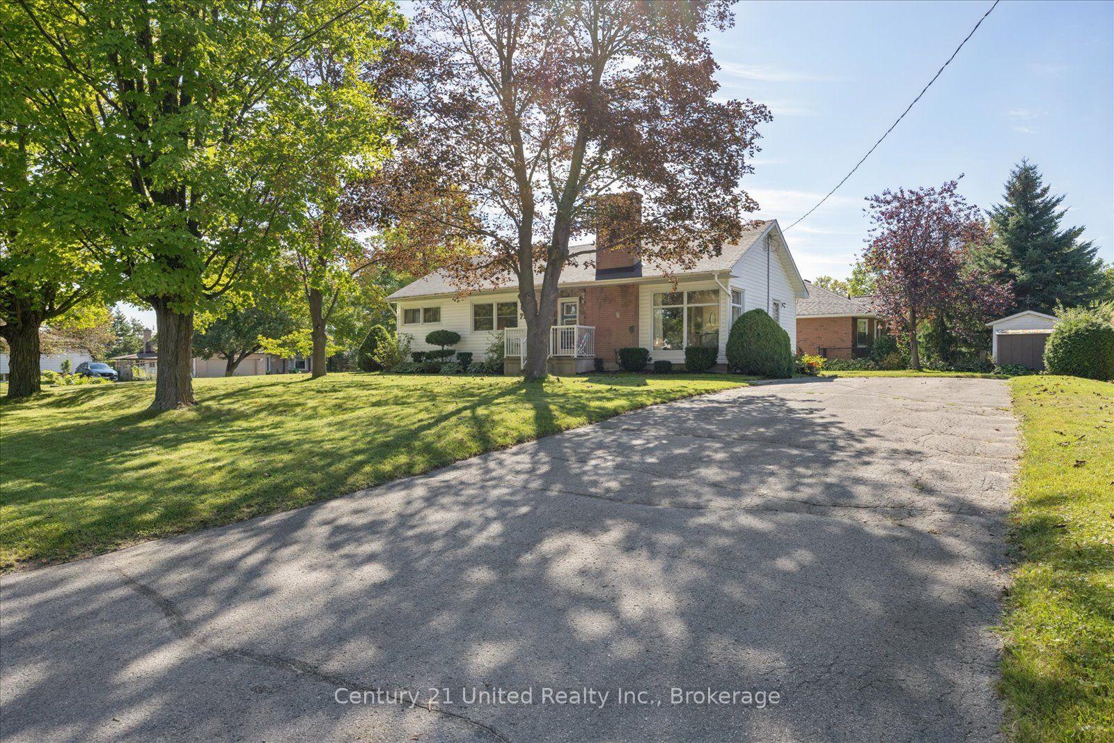 Photo 4 of 797 Valleyview Drive, Peterborough, Monaghan Ward 2 — HOMEH