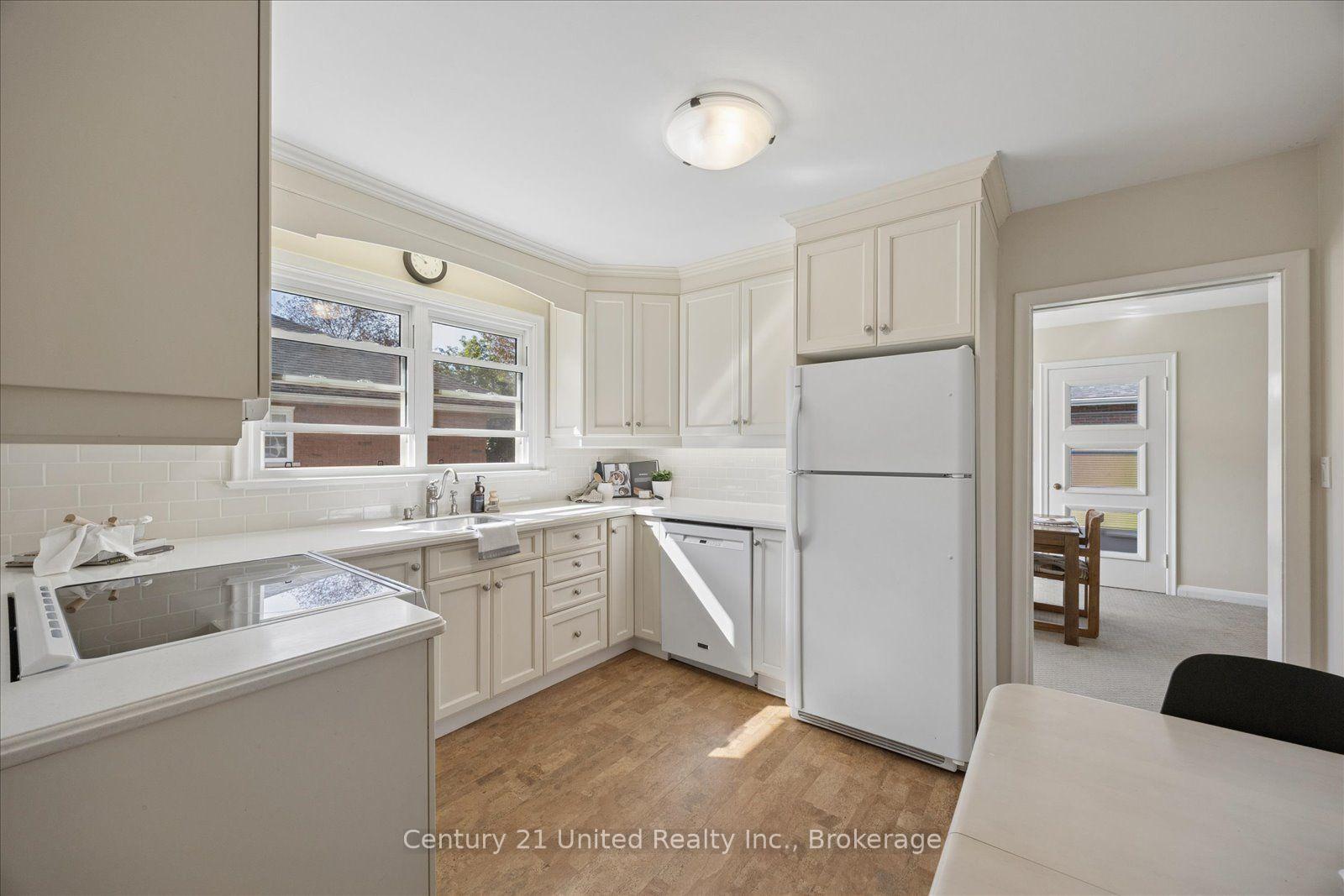 Photo 12 of 797 Valleyview Drive, Peterborough, Monaghan Ward 2 — HOMEH