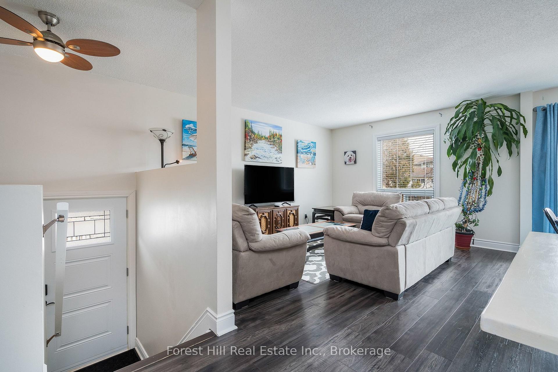 Photo 2 of 29 Dillon Drive, Collingwood — HOMEH