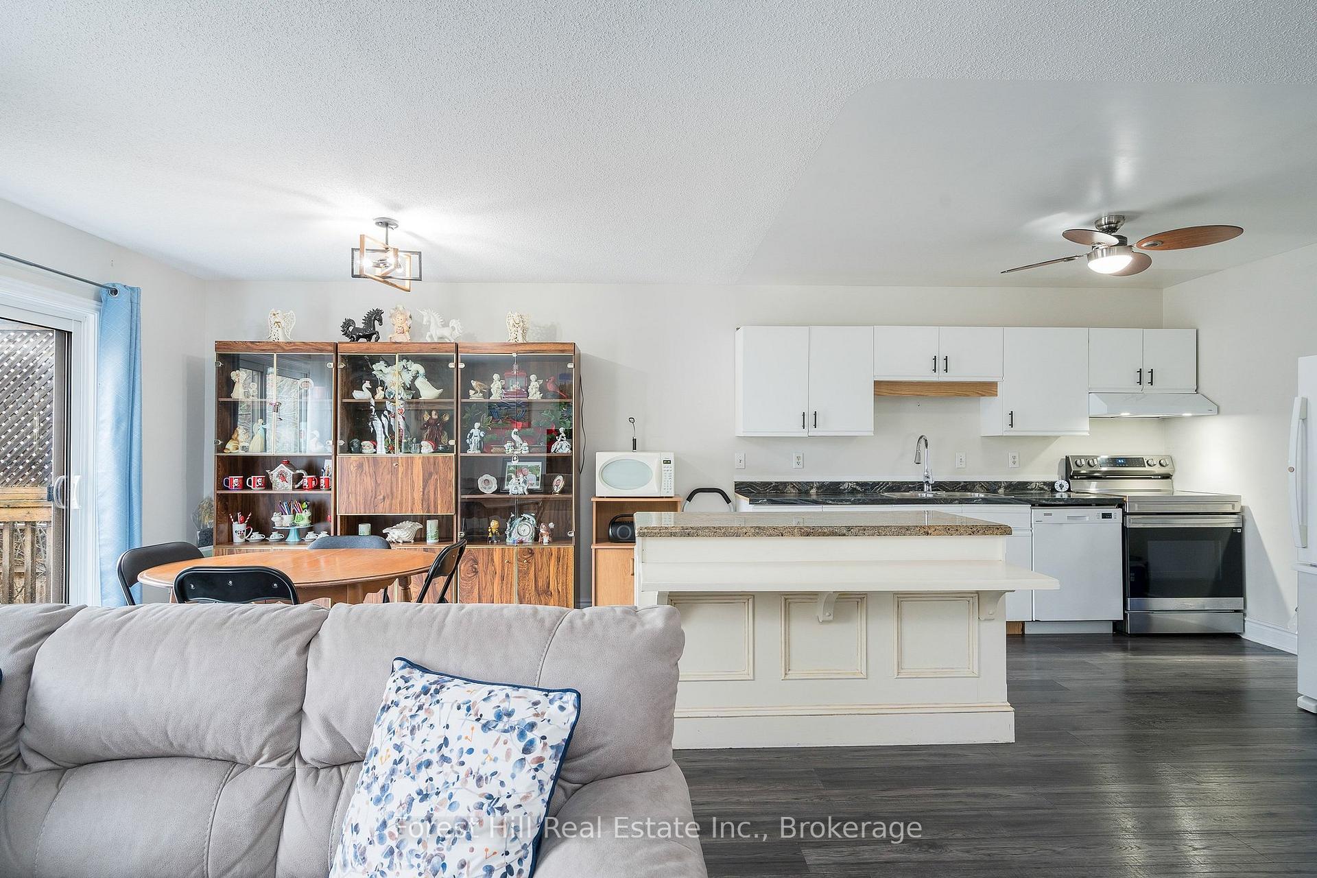 Photo 5 of 29 Dillon Drive, Collingwood — HOMEH