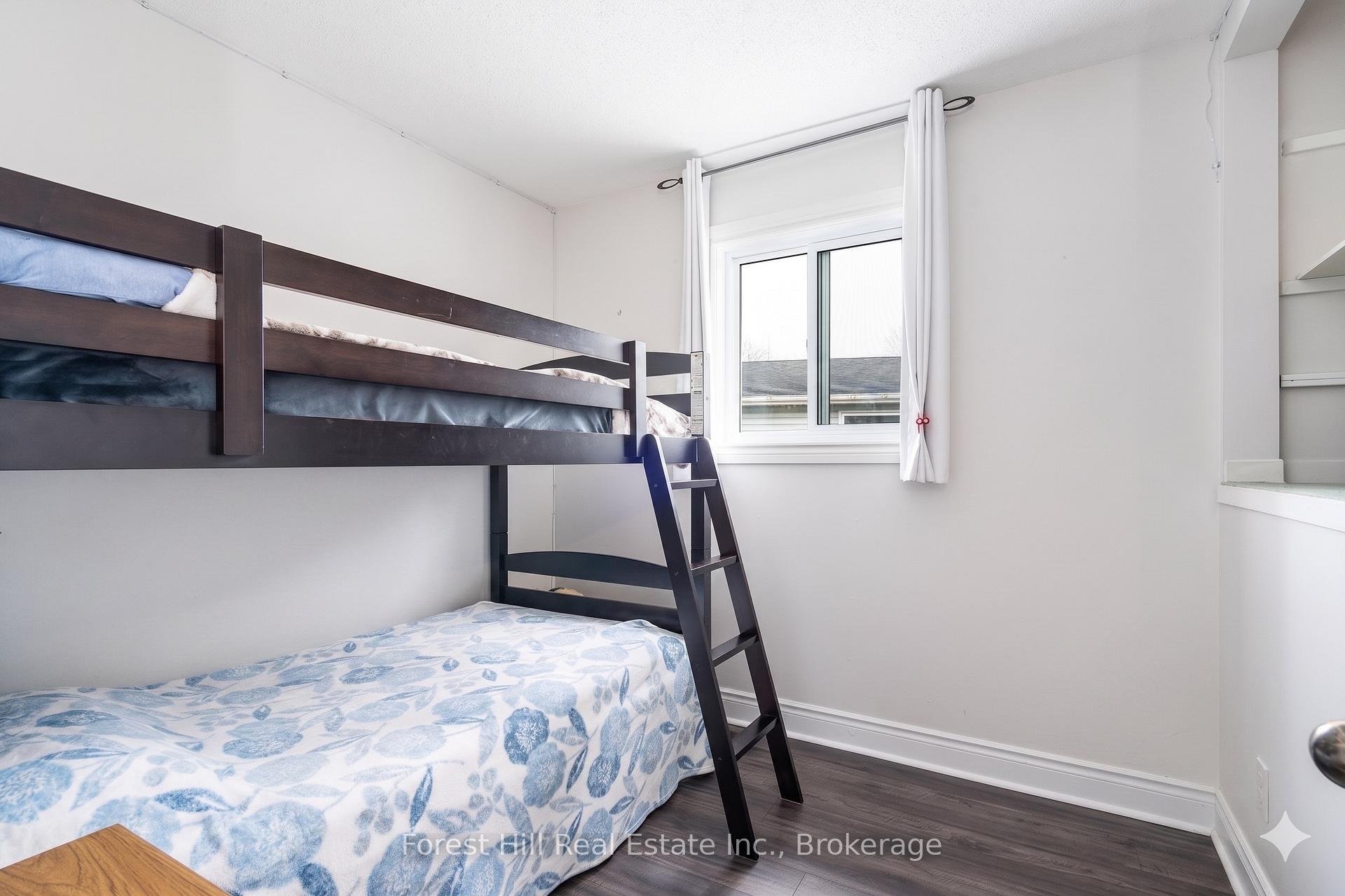 Photo 17 of 29 Dillon Drive, Collingwood — HOMEH