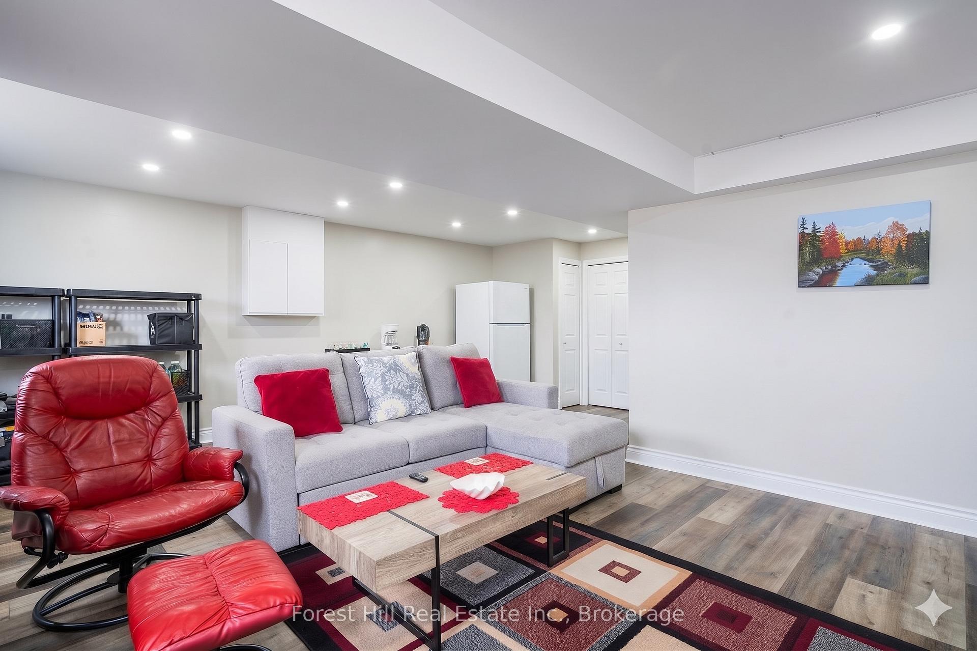 Photo 21 of 29 Dillon Drive, Collingwood — HOMEH