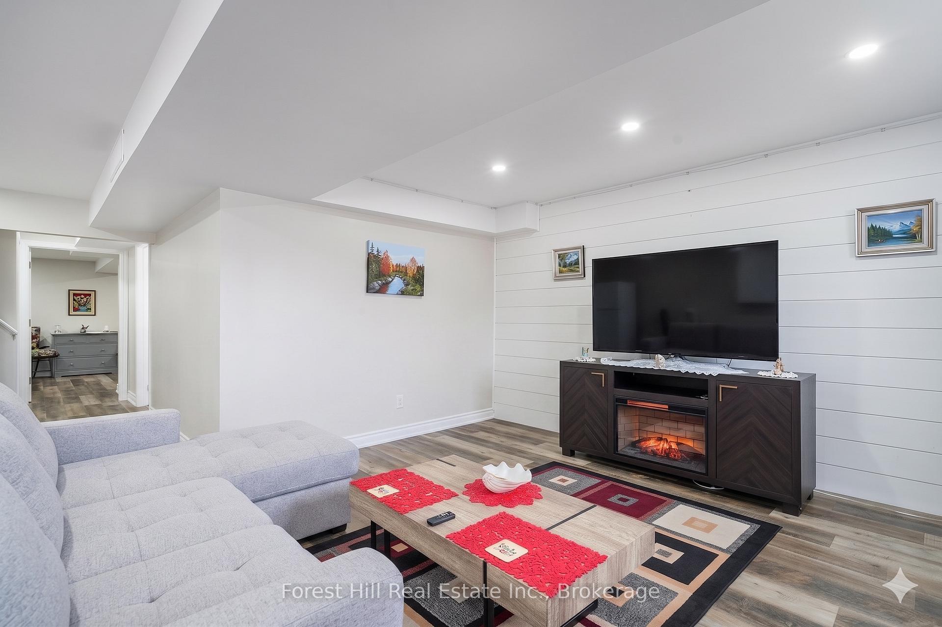 Photo 22 of 29 Dillon Drive, Collingwood — HOMEH