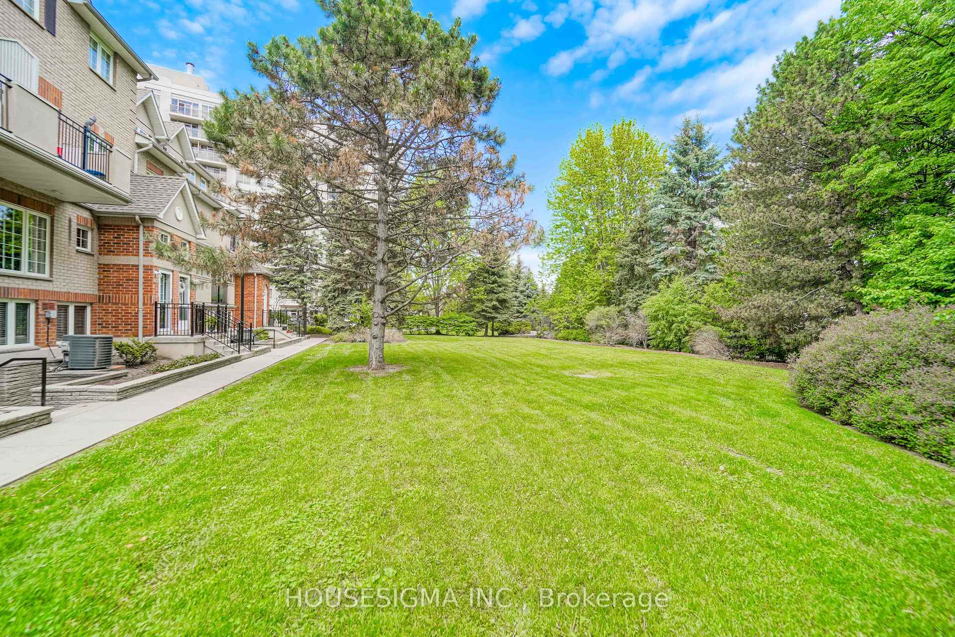 Photo 6 of Unit 212, 1400 The Esplanade N, Pickering, Town Centre — HOMEH