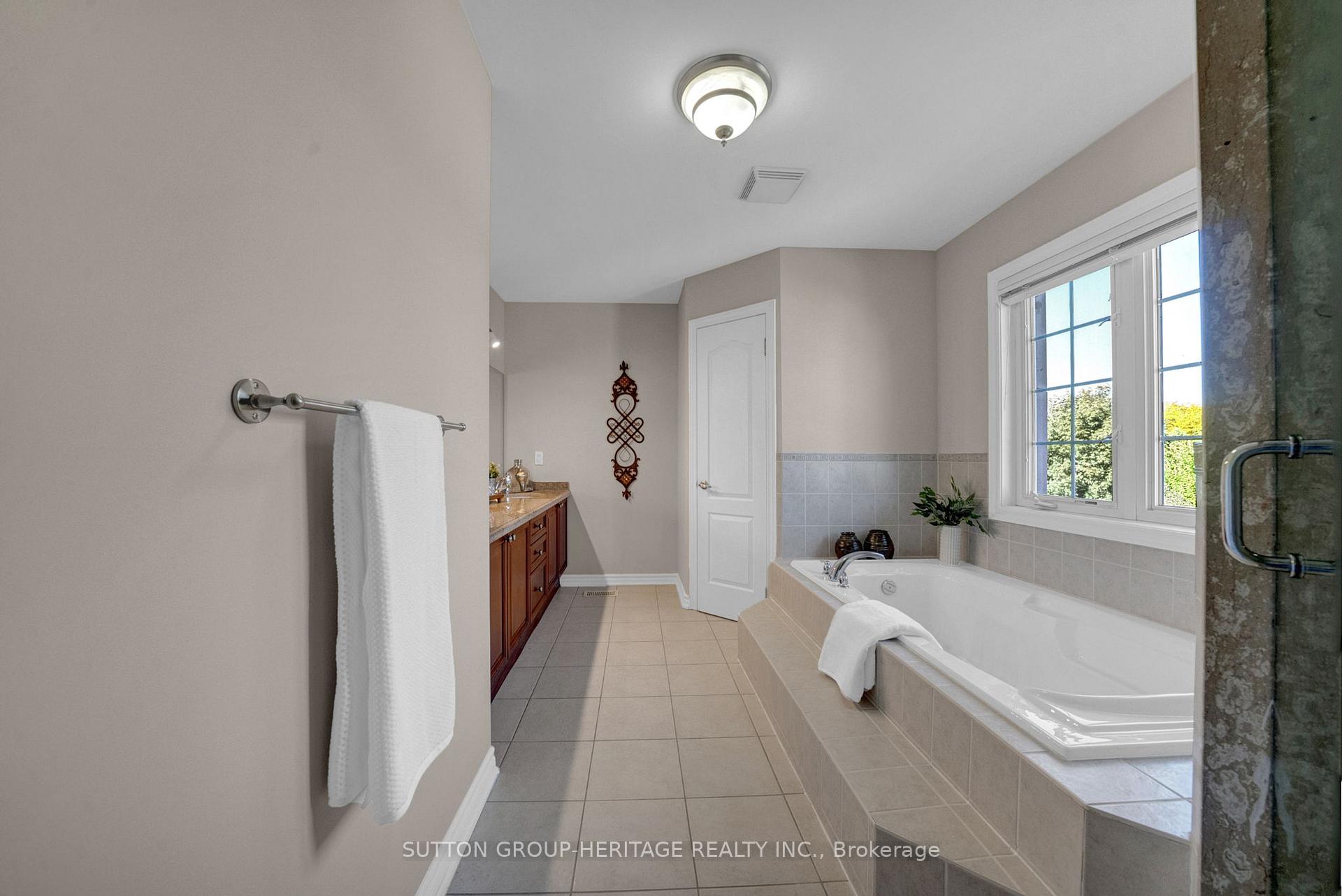 Photo 19 of 102 Kennett Drive, Whitby, Lynde Creek — HOMEH