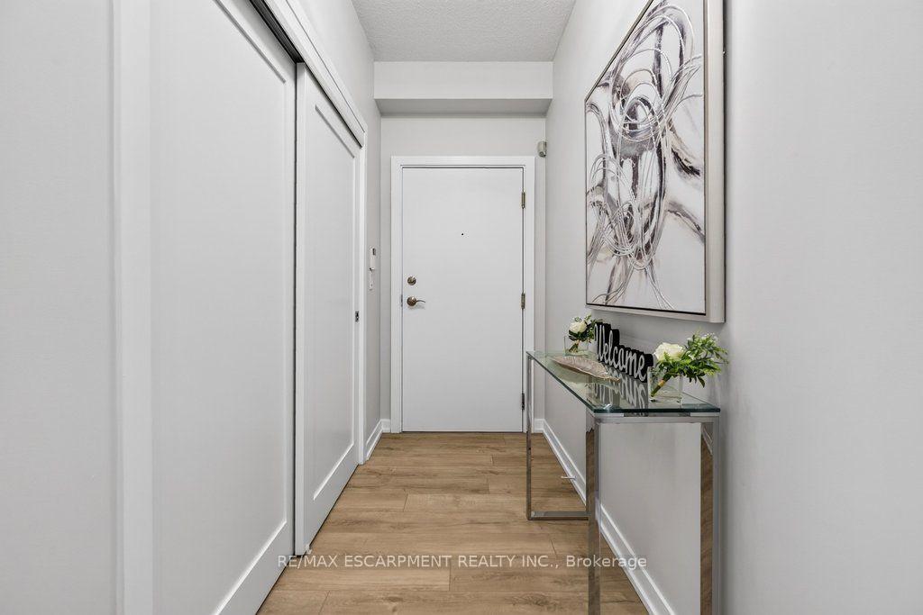 Photo 7 of Unit 612, 551 Maple Avenue, Burlington, Brant — HOMEH