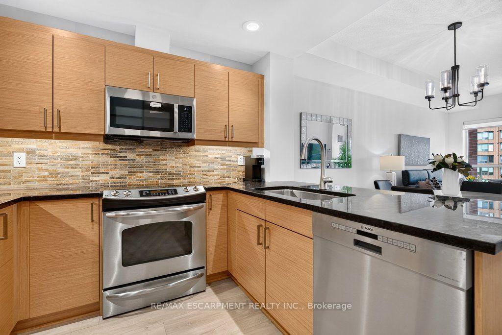 Photo 12 of Unit 612, 551 Maple Avenue, Burlington, Brant — HOMEH