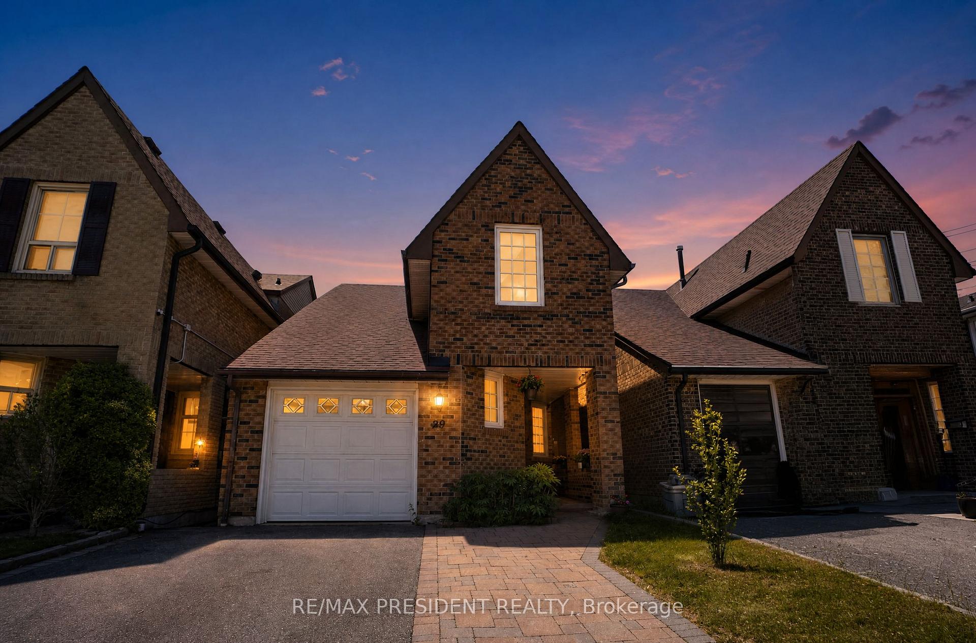 Photo 2 of 29 Norbrook Crescent, Etobicoke, West Humber-Clairville — HOMEH