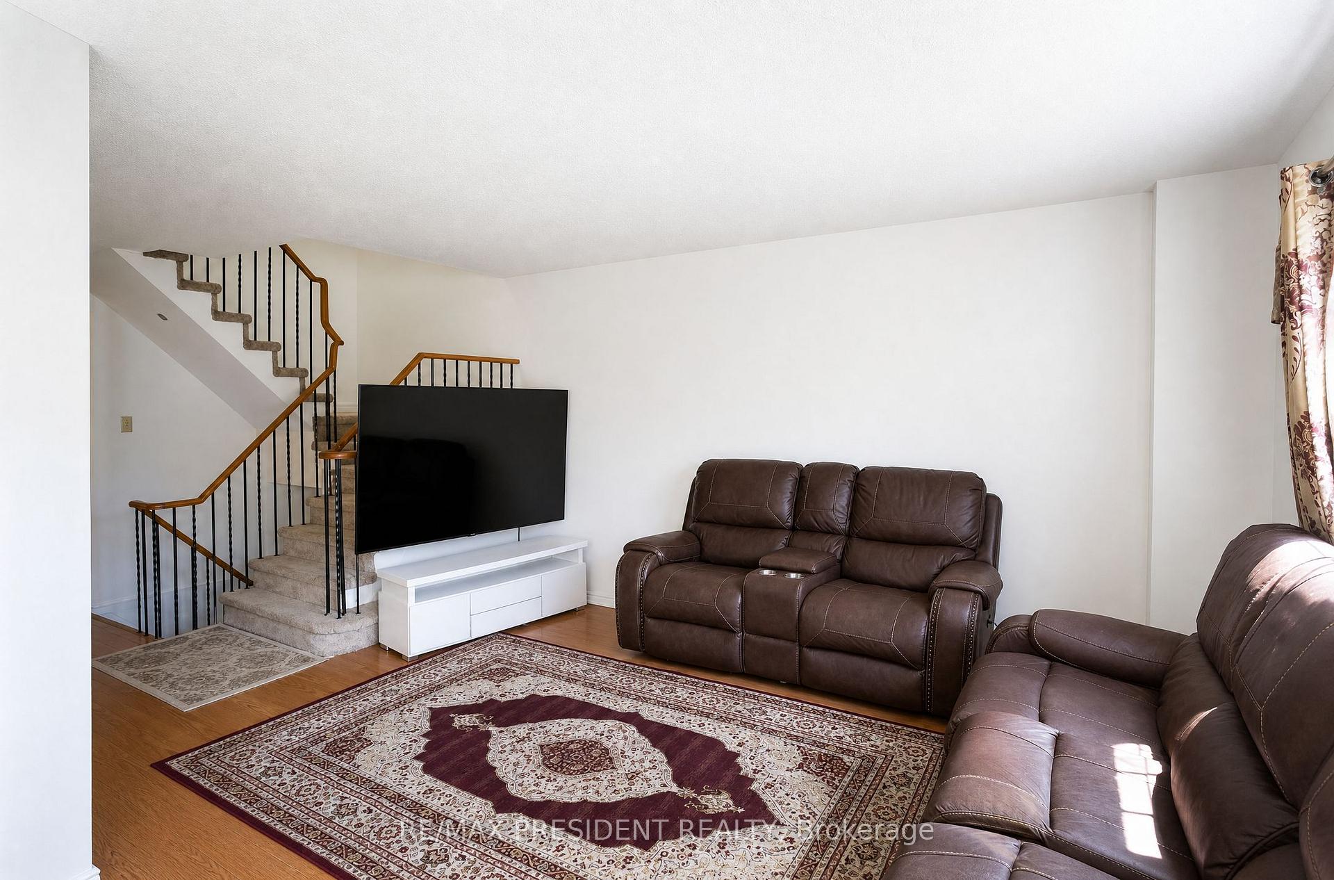 Photo 6 of 29 Norbrook Crescent, Etobicoke, West Humber-Clairville — HOMEH