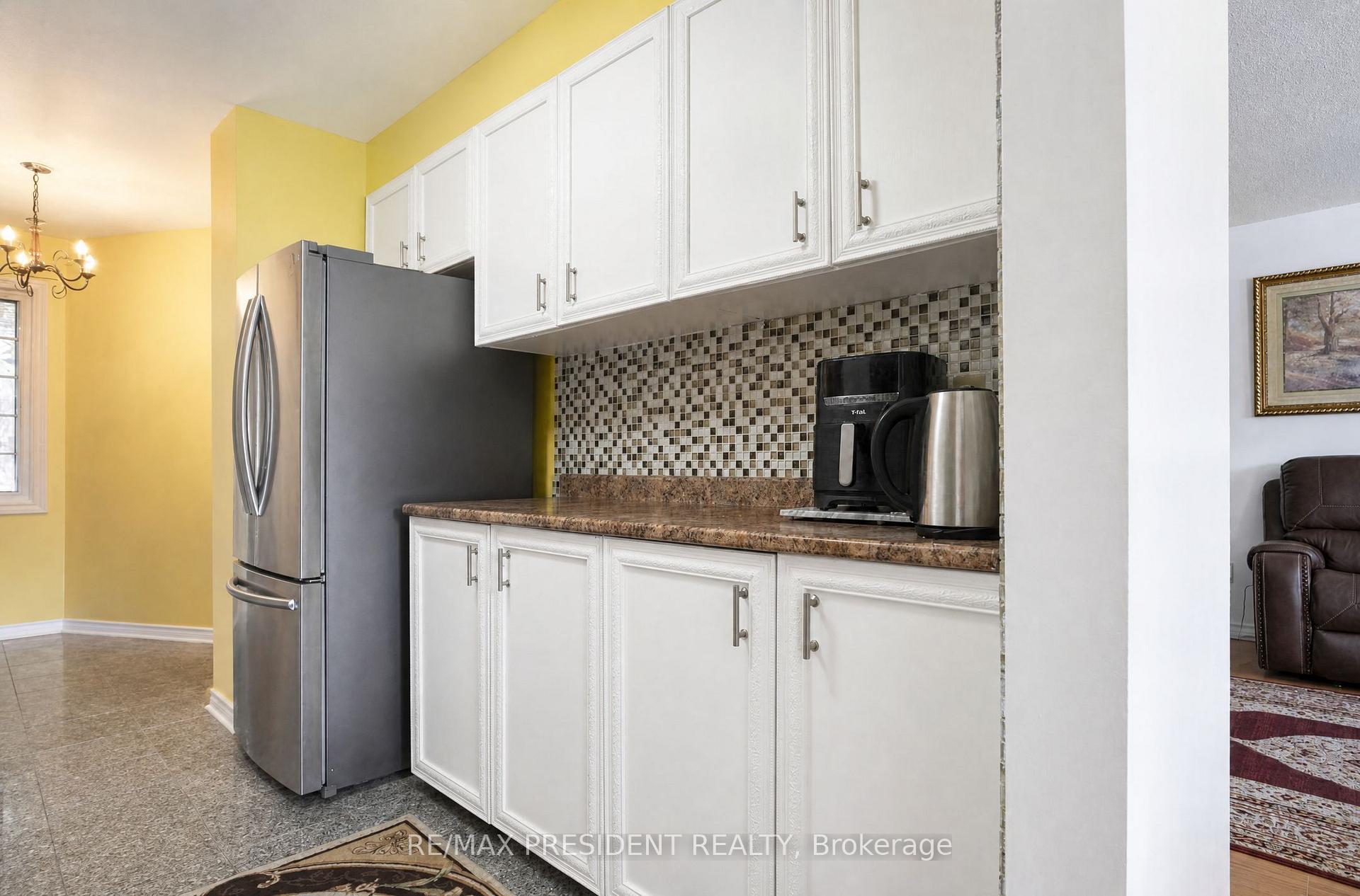 Photo 8 of 29 Norbrook Crescent, Etobicoke, West Humber-Clairville — HOMEH