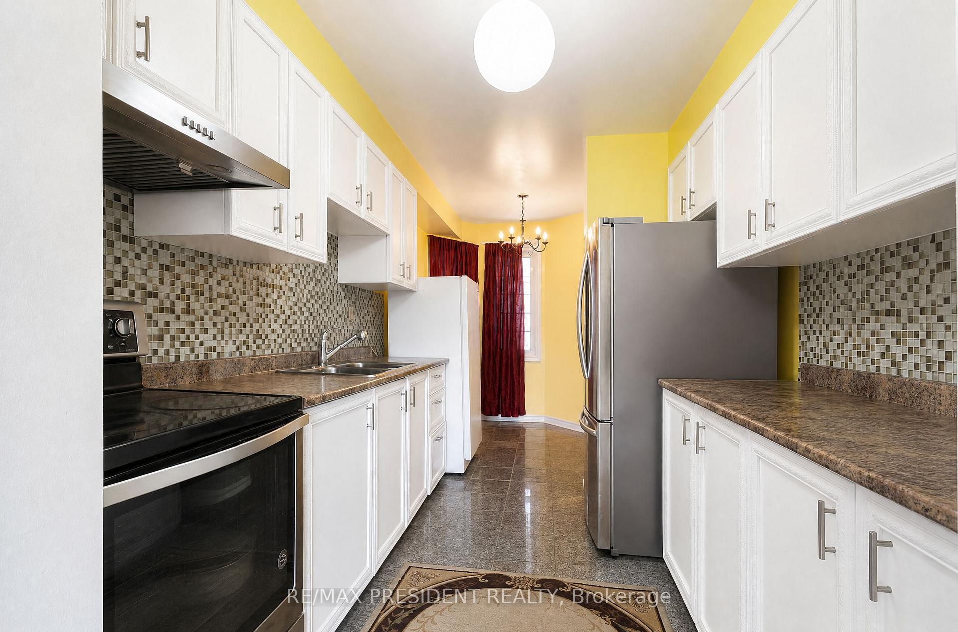 Photo 9 of 29 Norbrook Crescent, Etobicoke, West Humber-Clairville — HOMEH